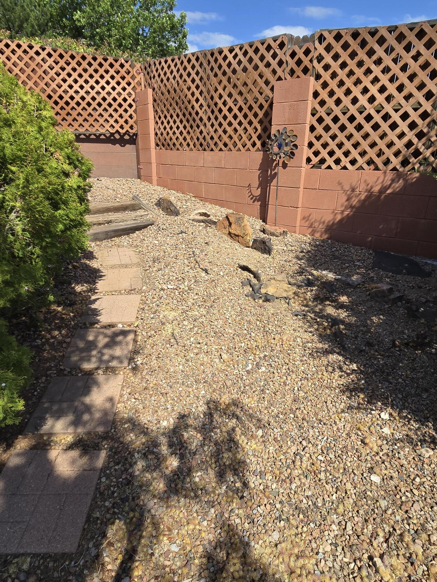 2830 CASA DEL NORTE Drive NE