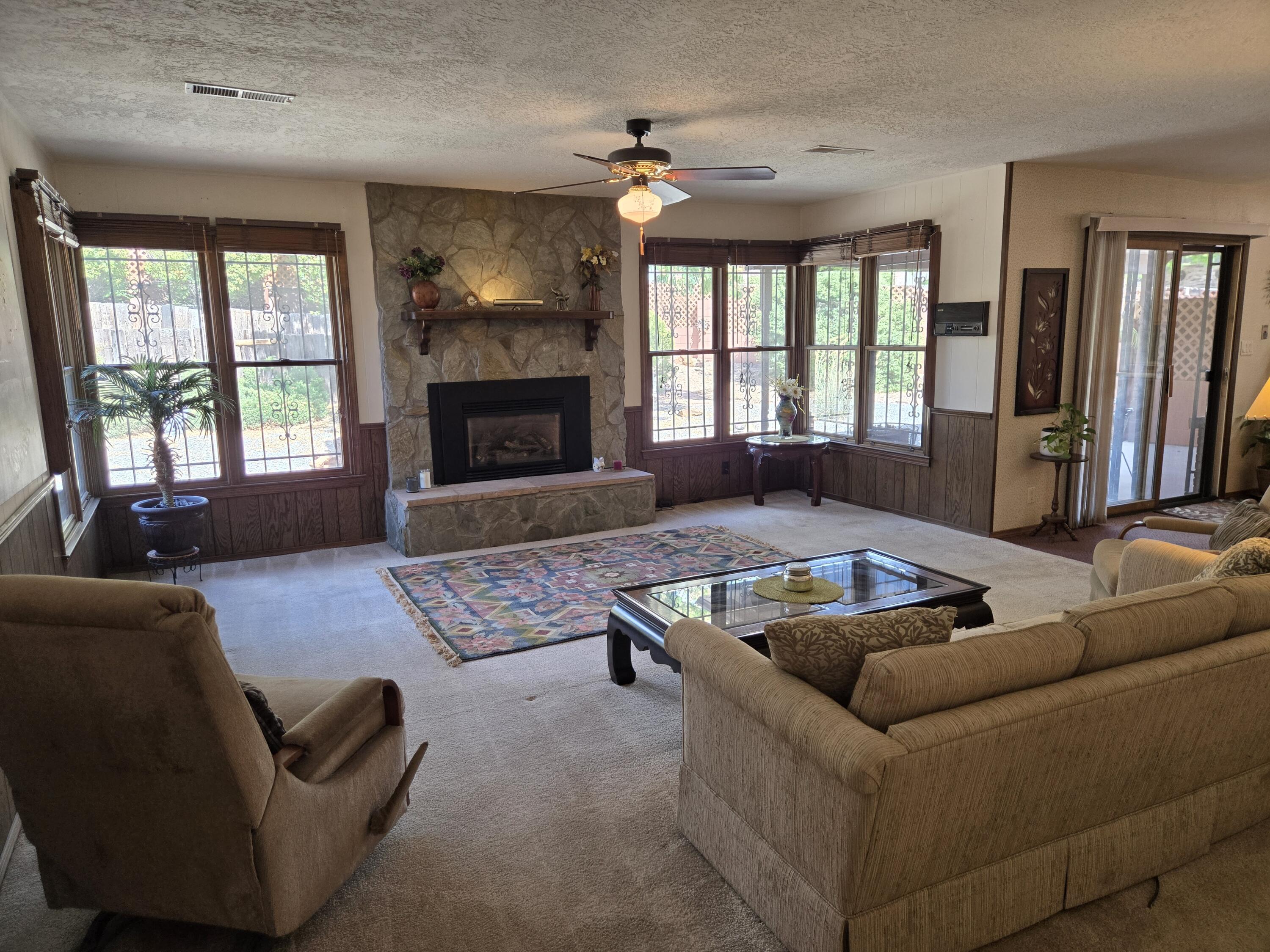 2830 CASA DEL NORTE Drive NE