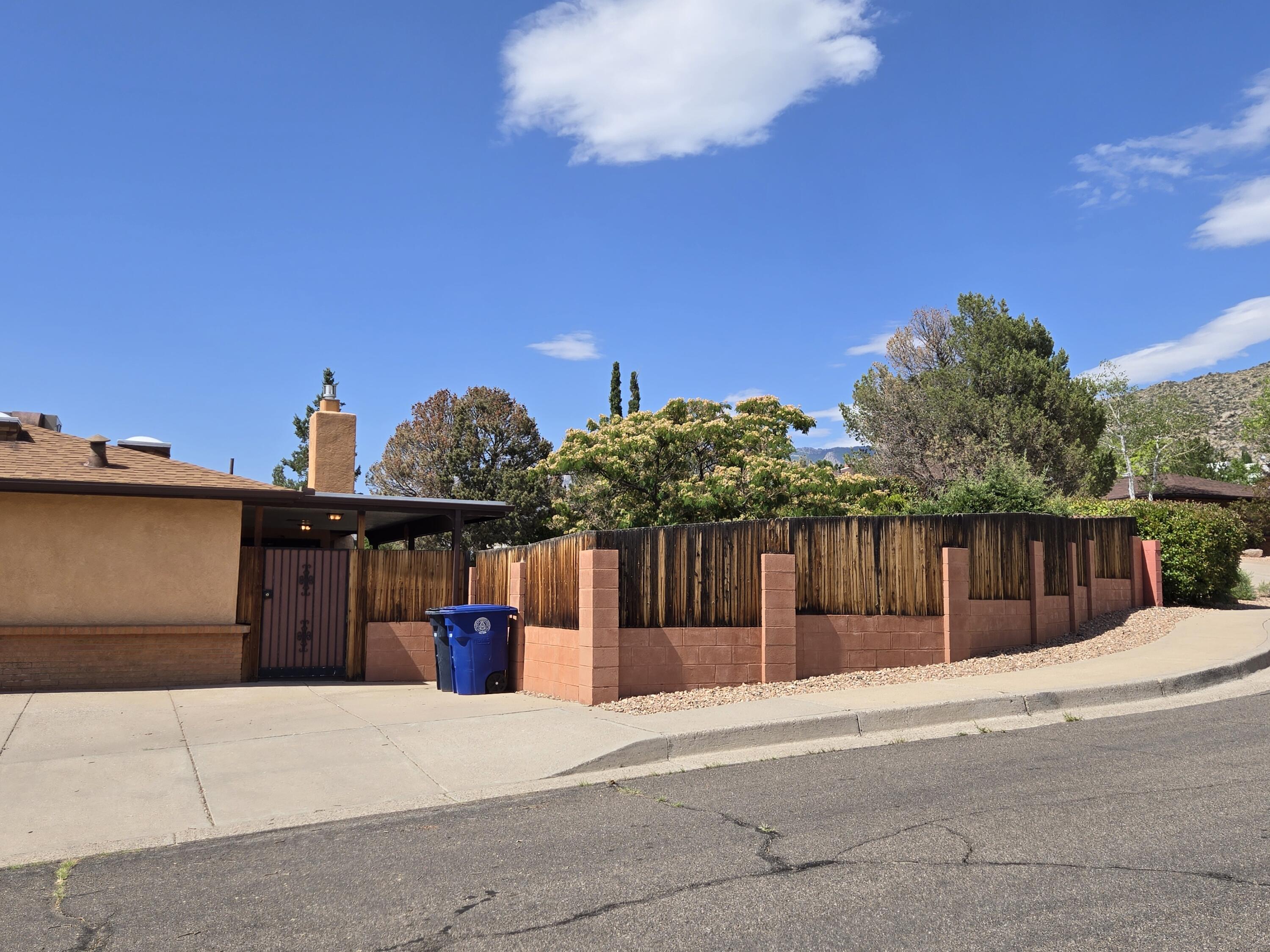 2830 CASA DEL NORTE Drive NE