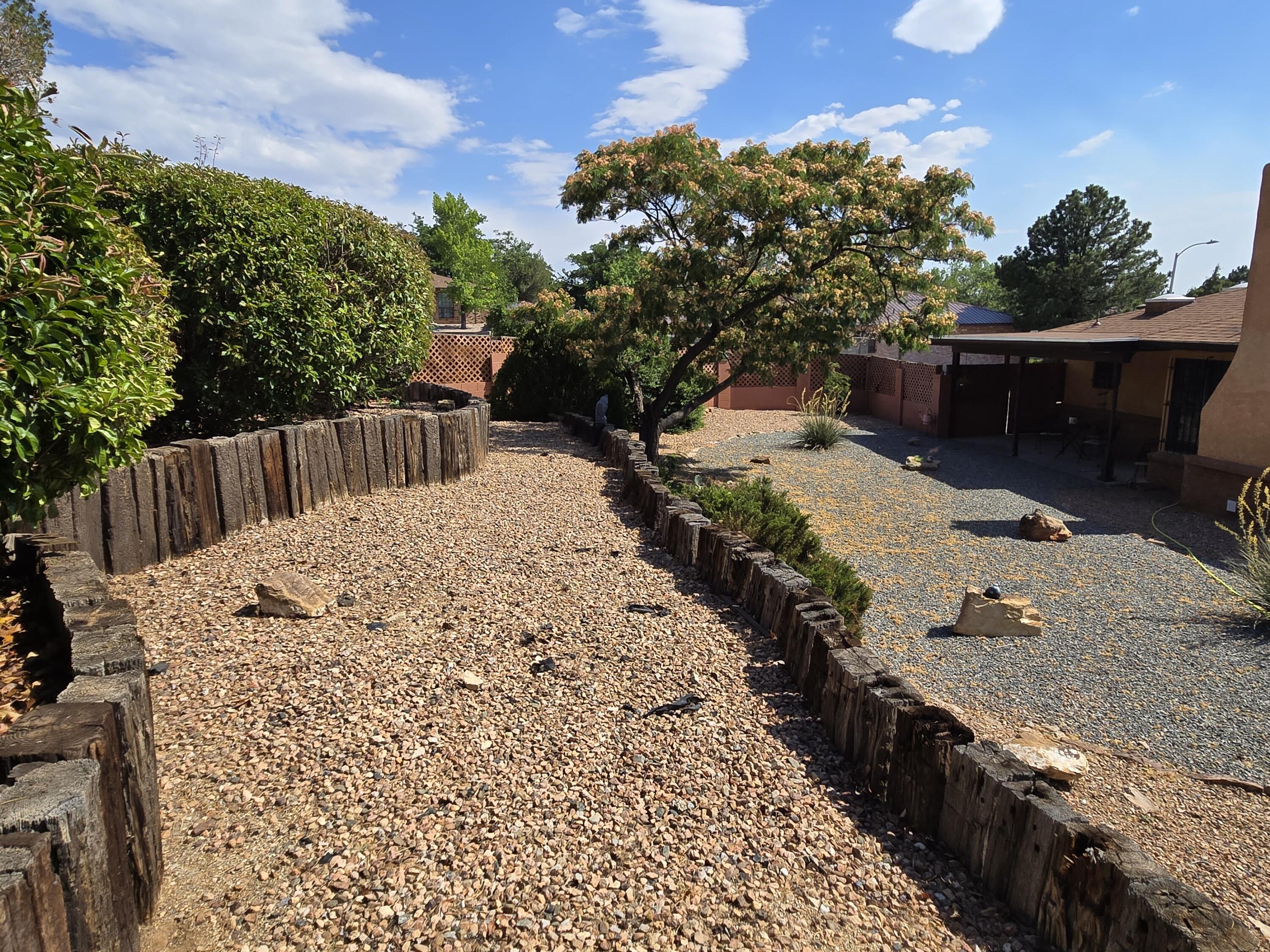 2830 CASA DEL NORTE Drive NE