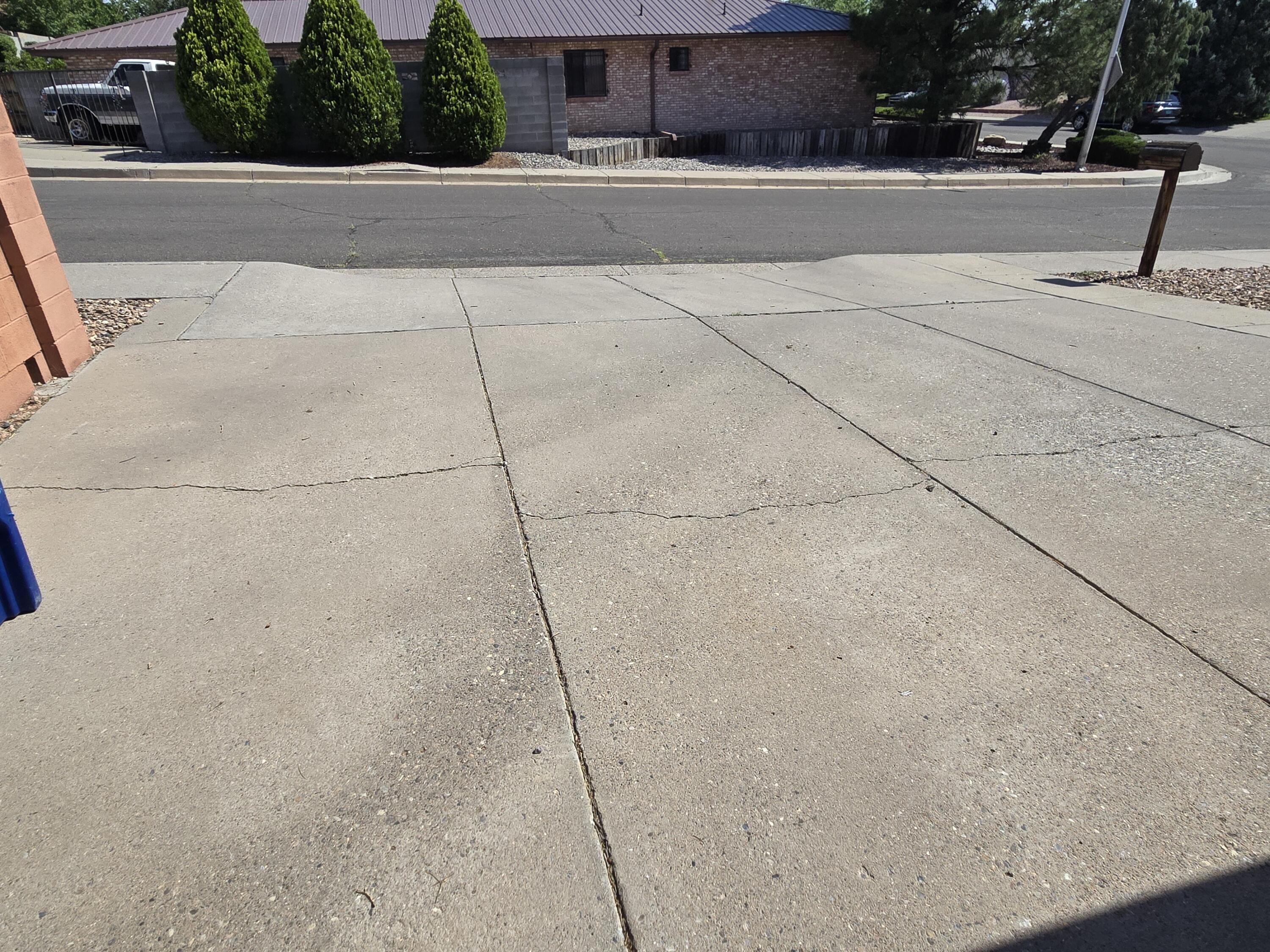 2830 CASA DEL NORTE Drive NE