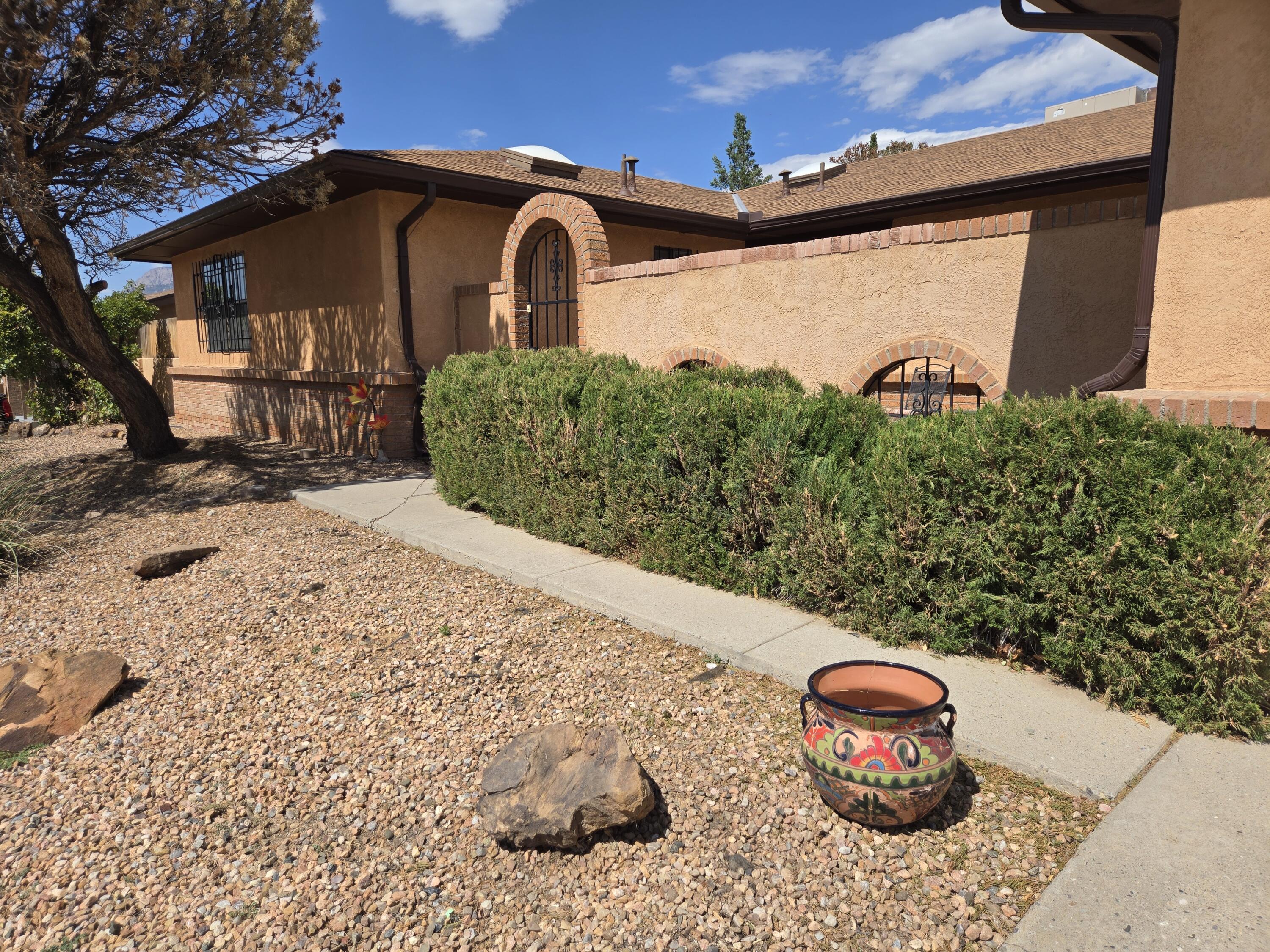 2830 CASA DEL NORTE Drive NE