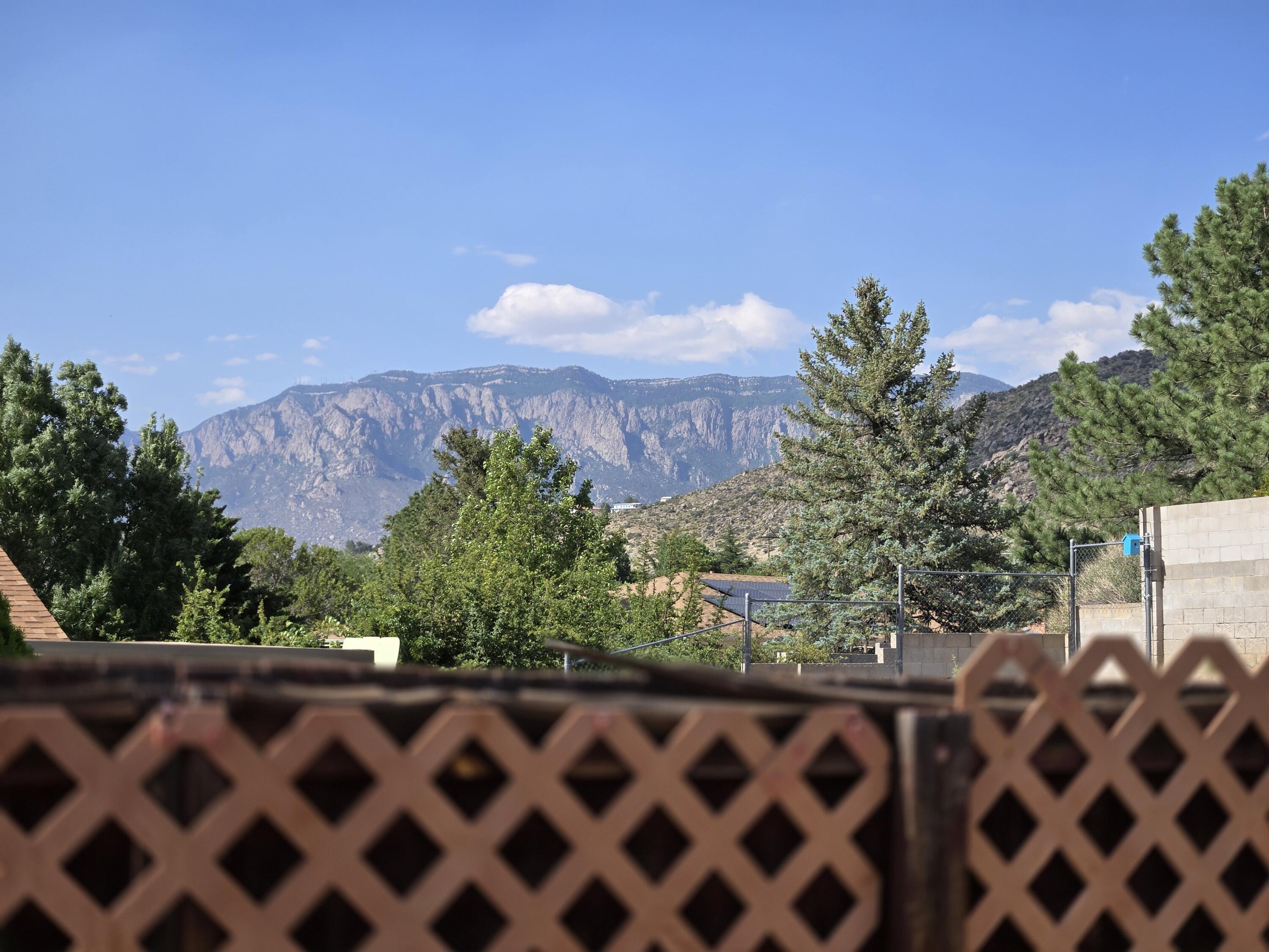 2830 CASA DEL NORTE Drive NE