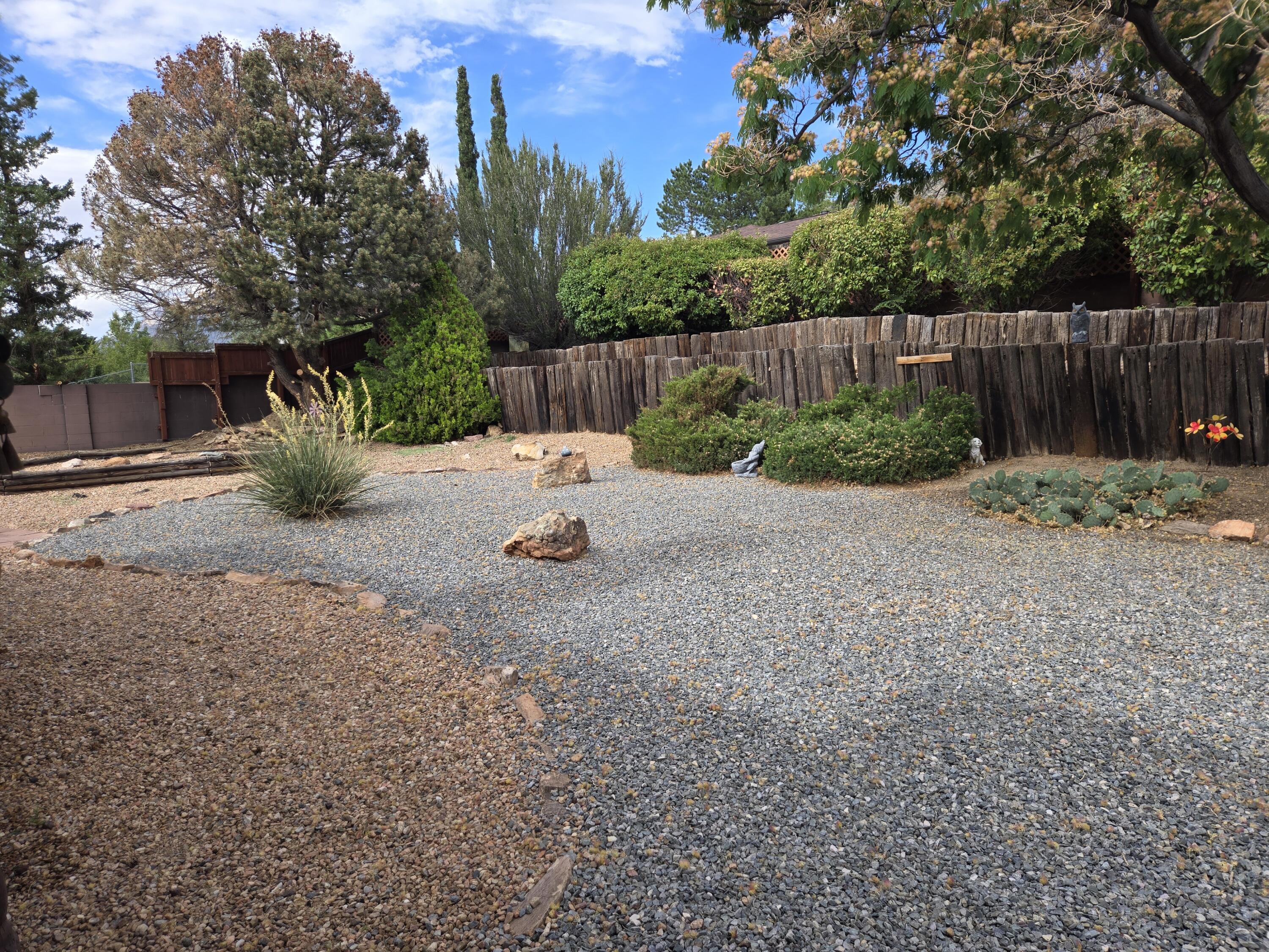 2830 CASA DEL NORTE Drive NE