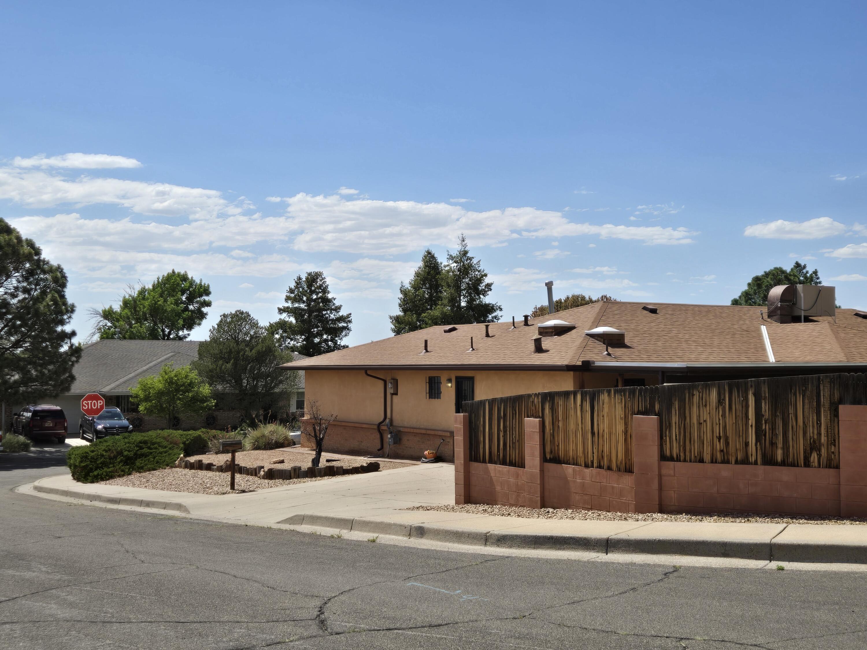 2830 CASA DEL NORTE Drive NE