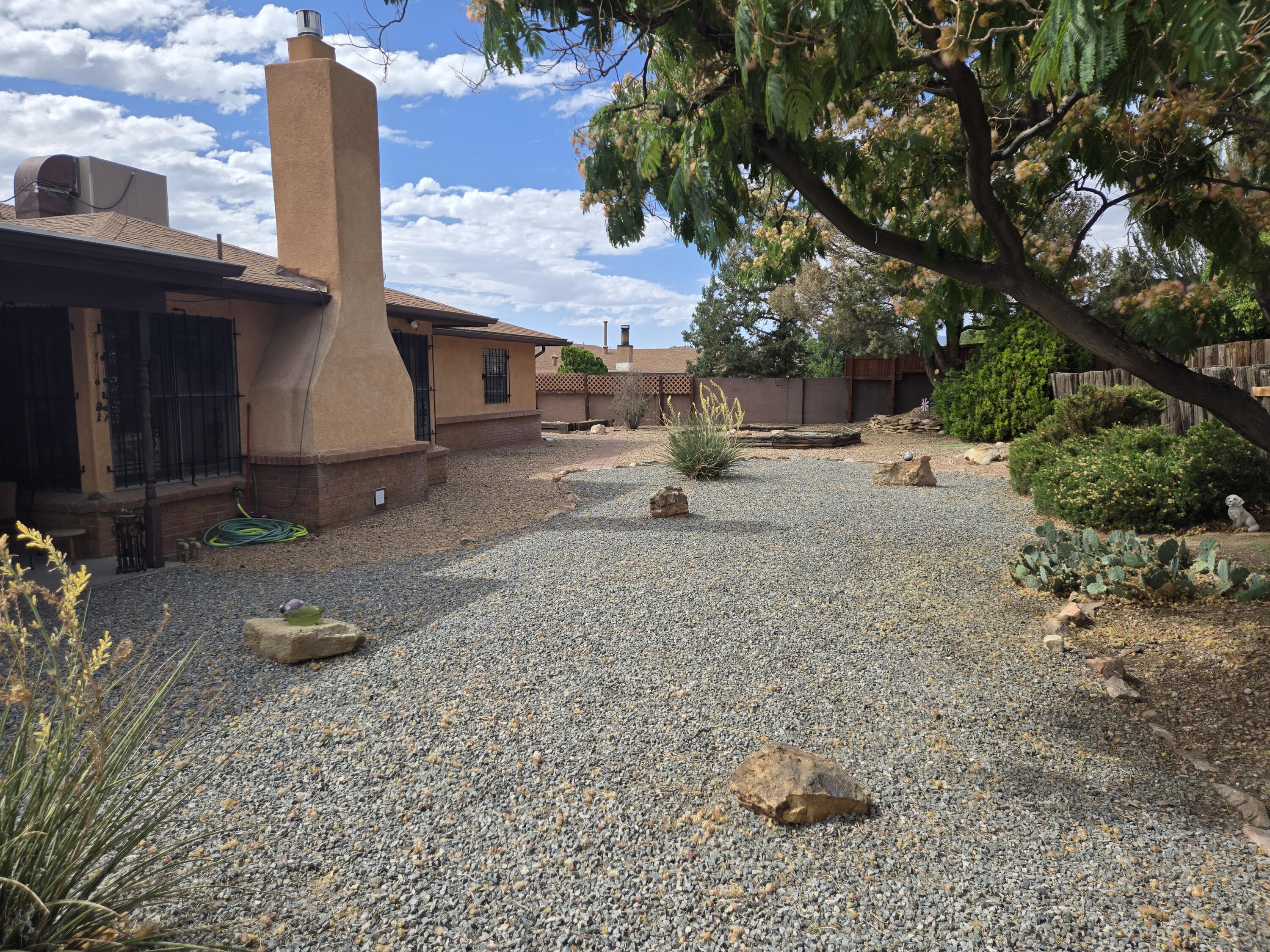 2830 CASA DEL NORTE Drive NE