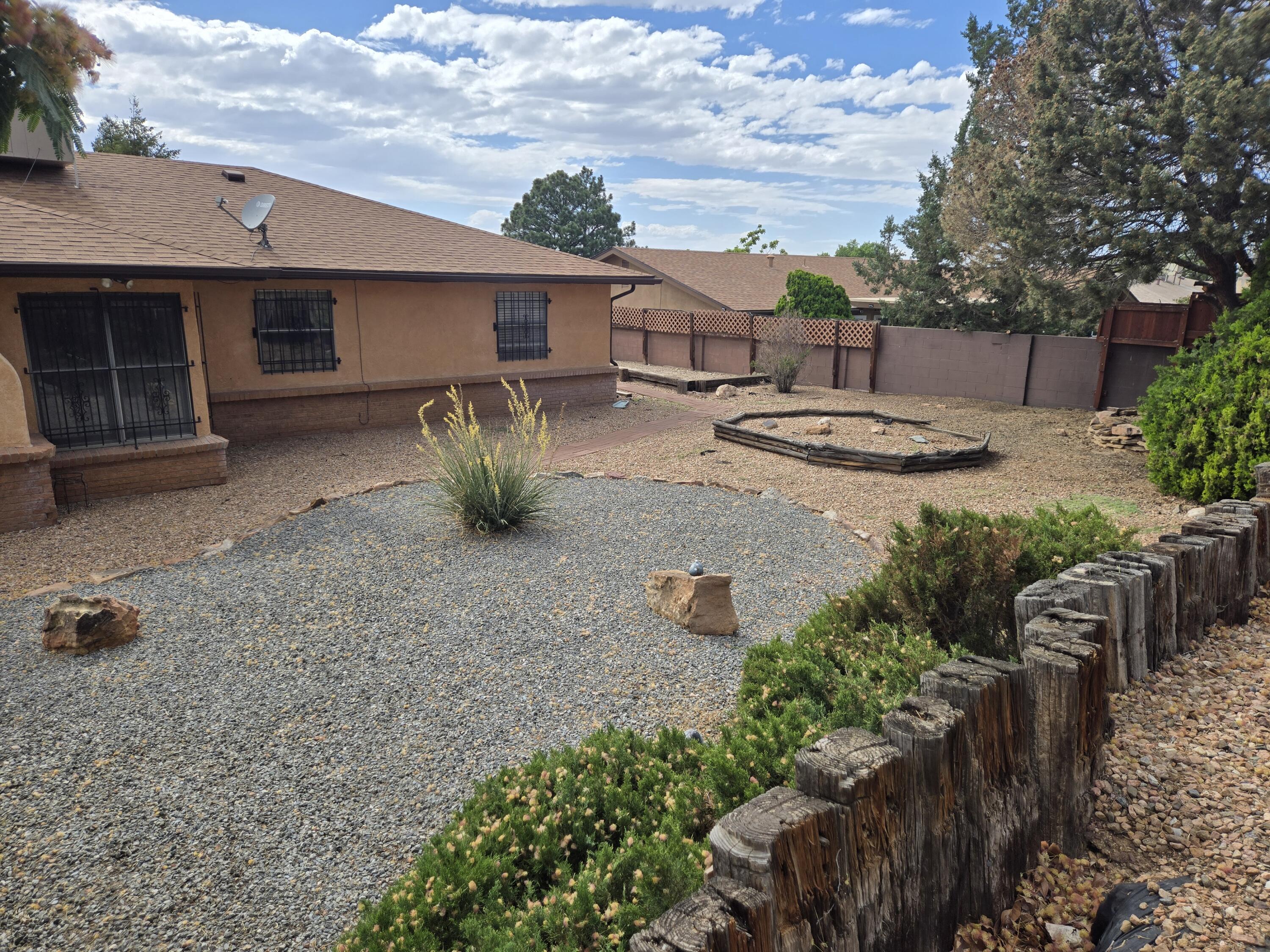 2830 CASA DEL NORTE Drive NE