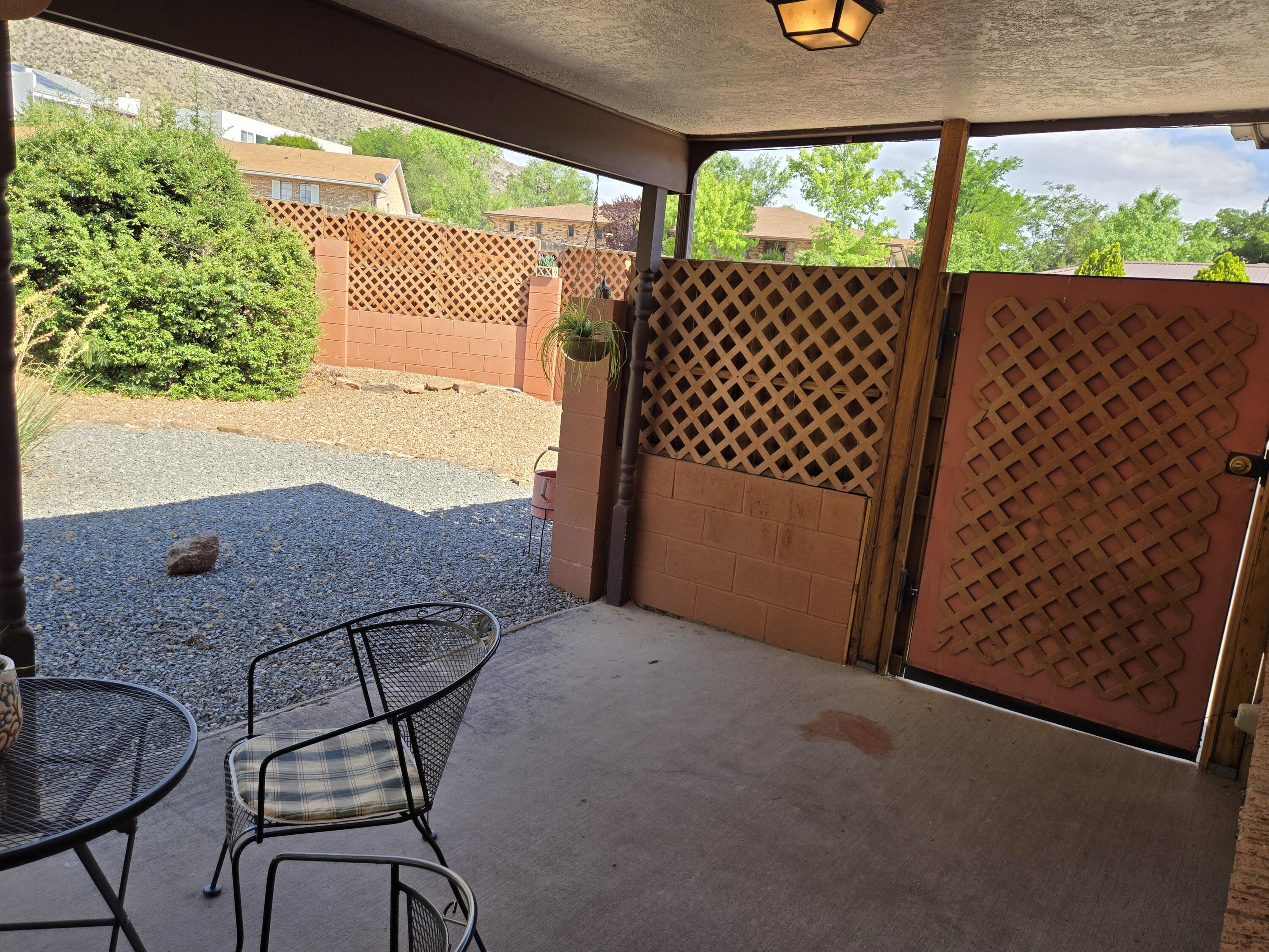 2830 CASA DEL NORTE Drive NE