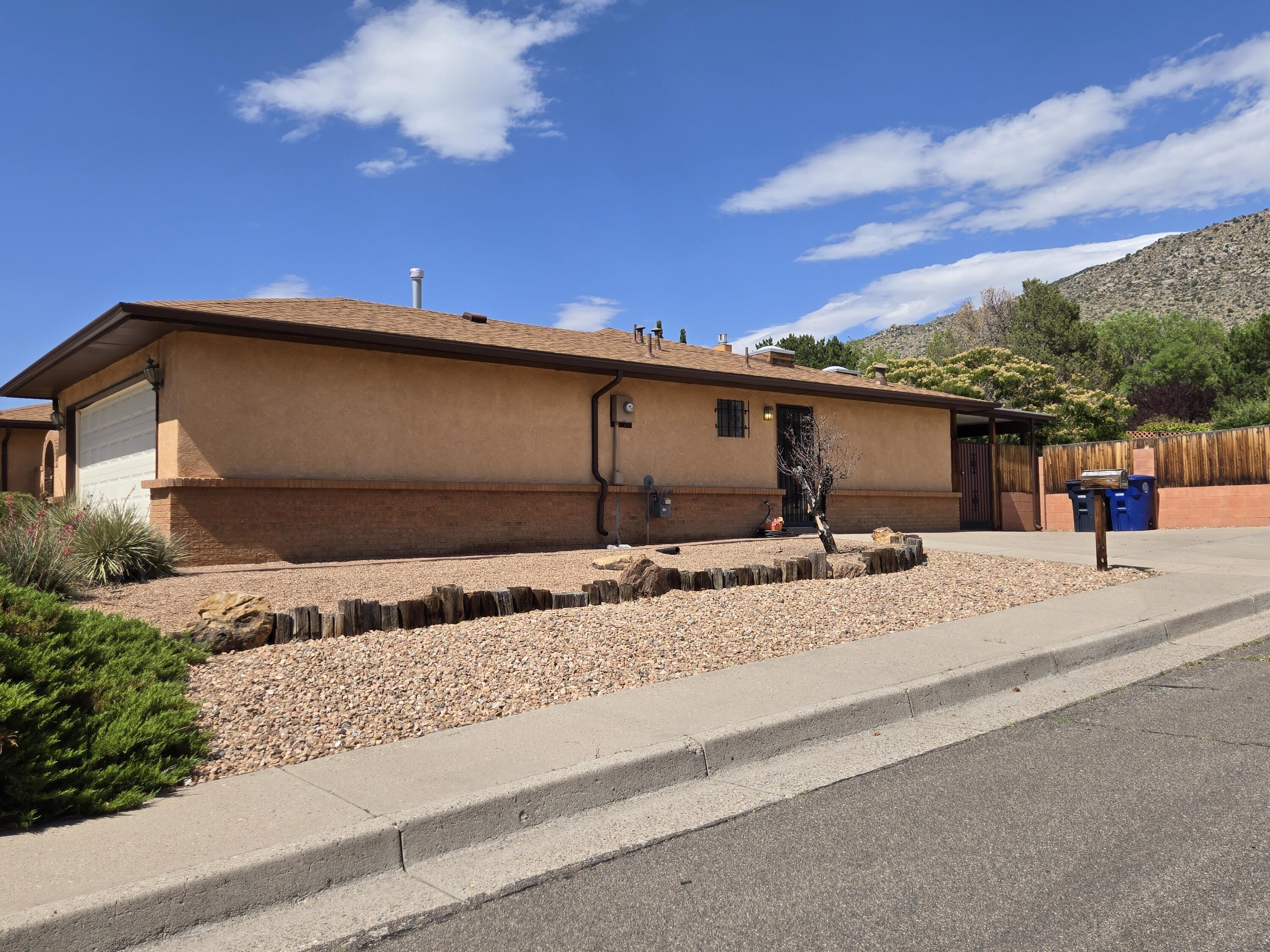 2830 CASA DEL NORTE Drive NE