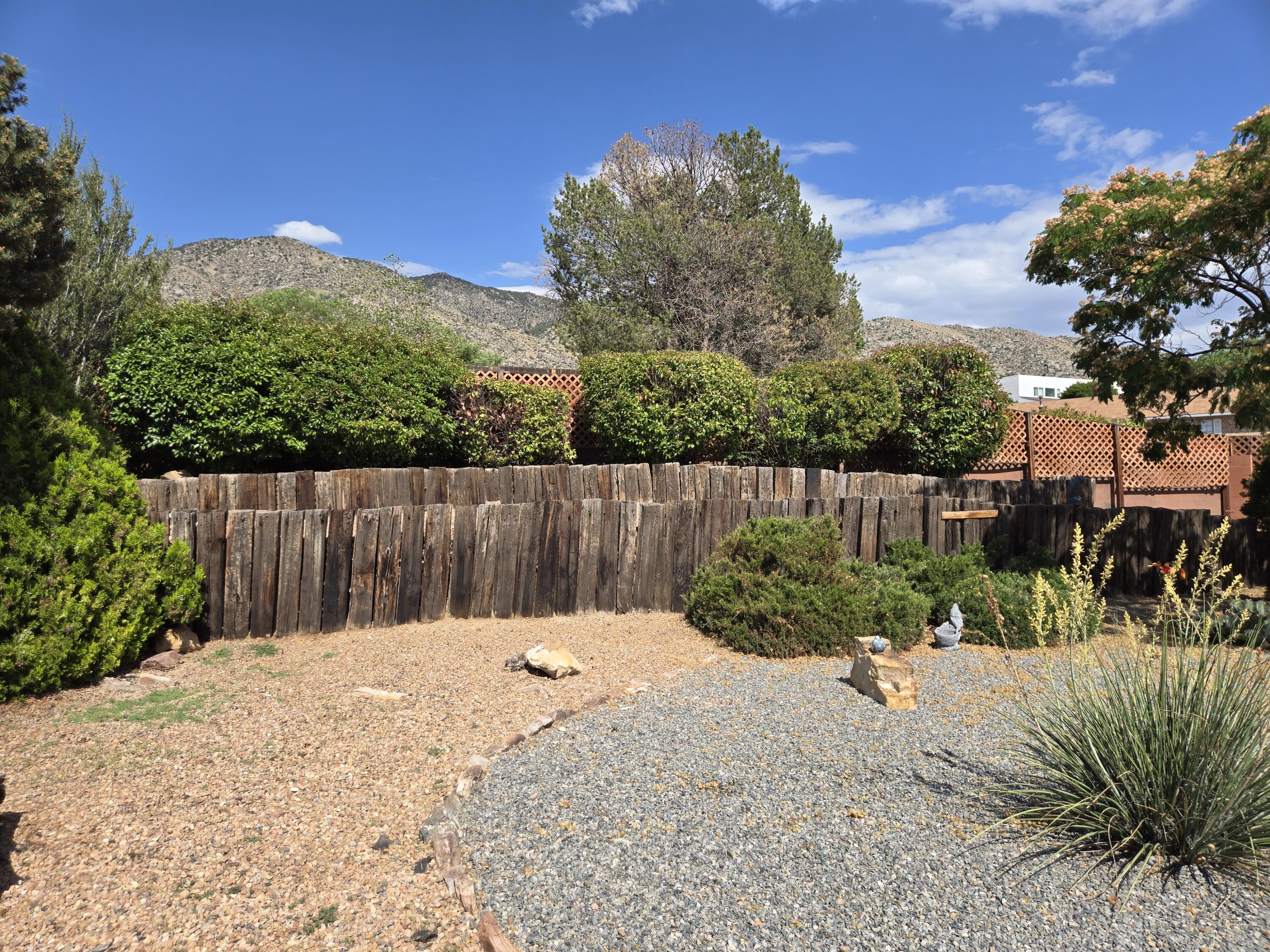 2830 CASA DEL NORTE Drive NE