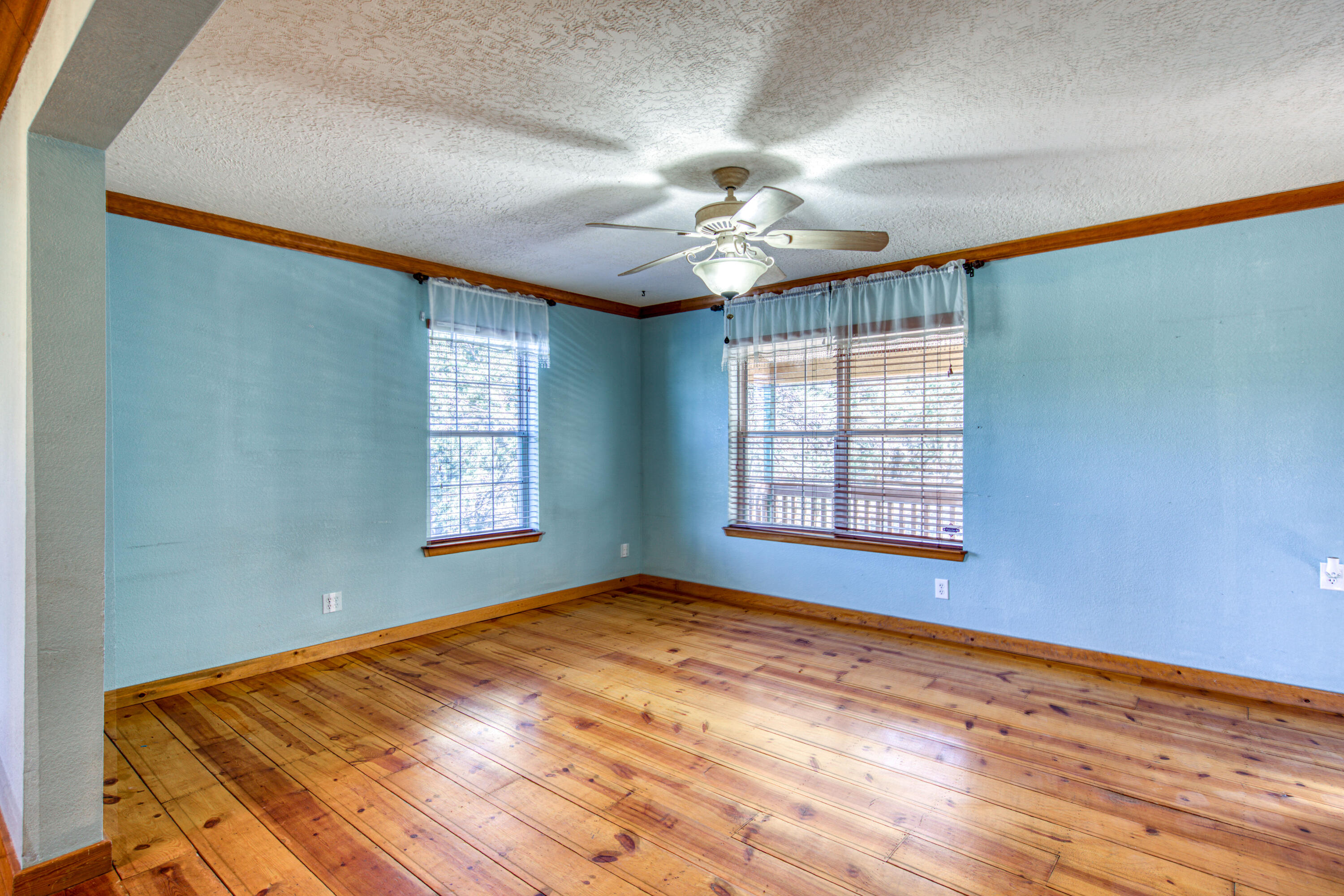 10 QUAIL RUN Road