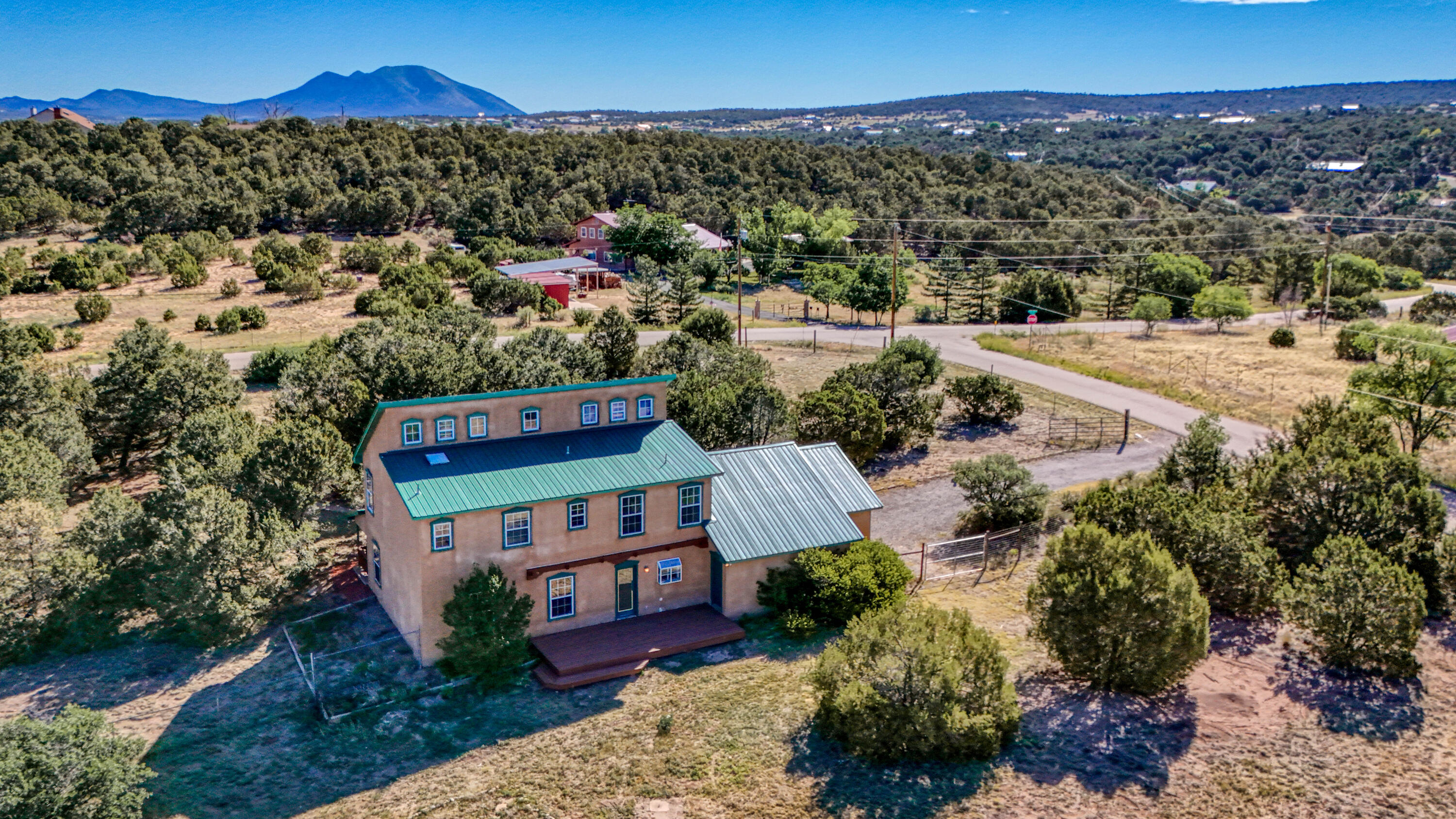 10 QUAIL RUN Road