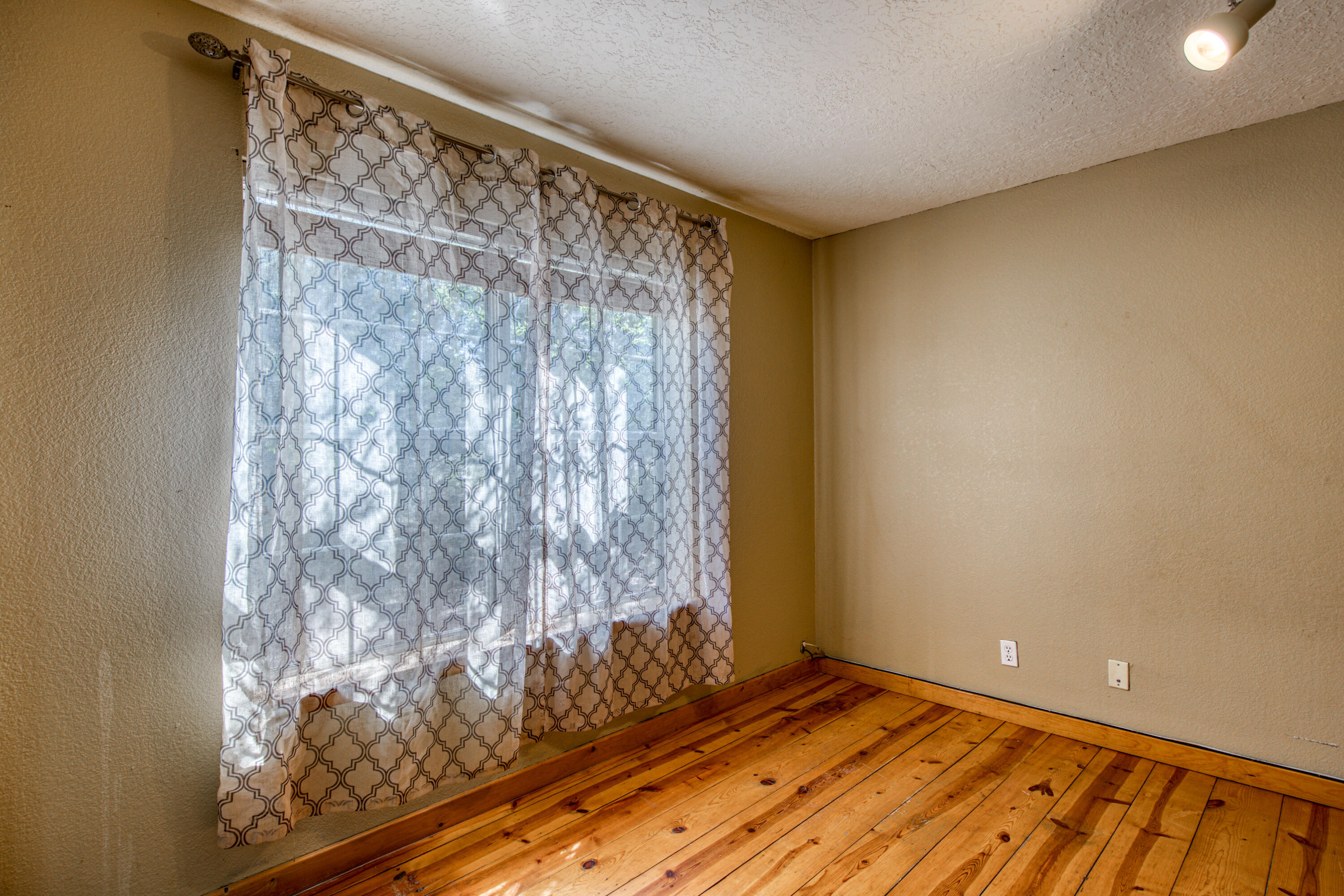 10 QUAIL RUN Road