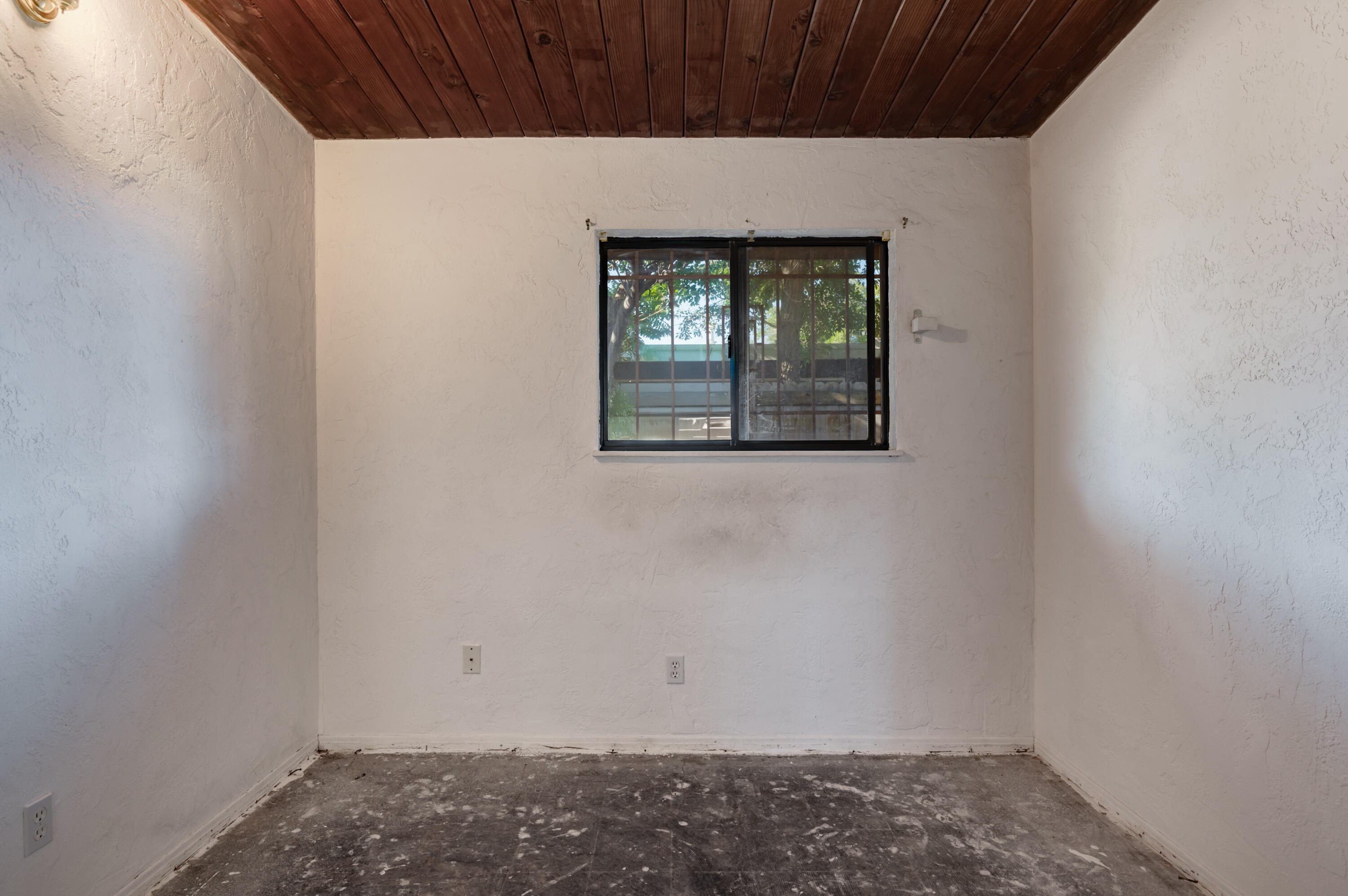 3434 MONTCLAIRE Drive NE