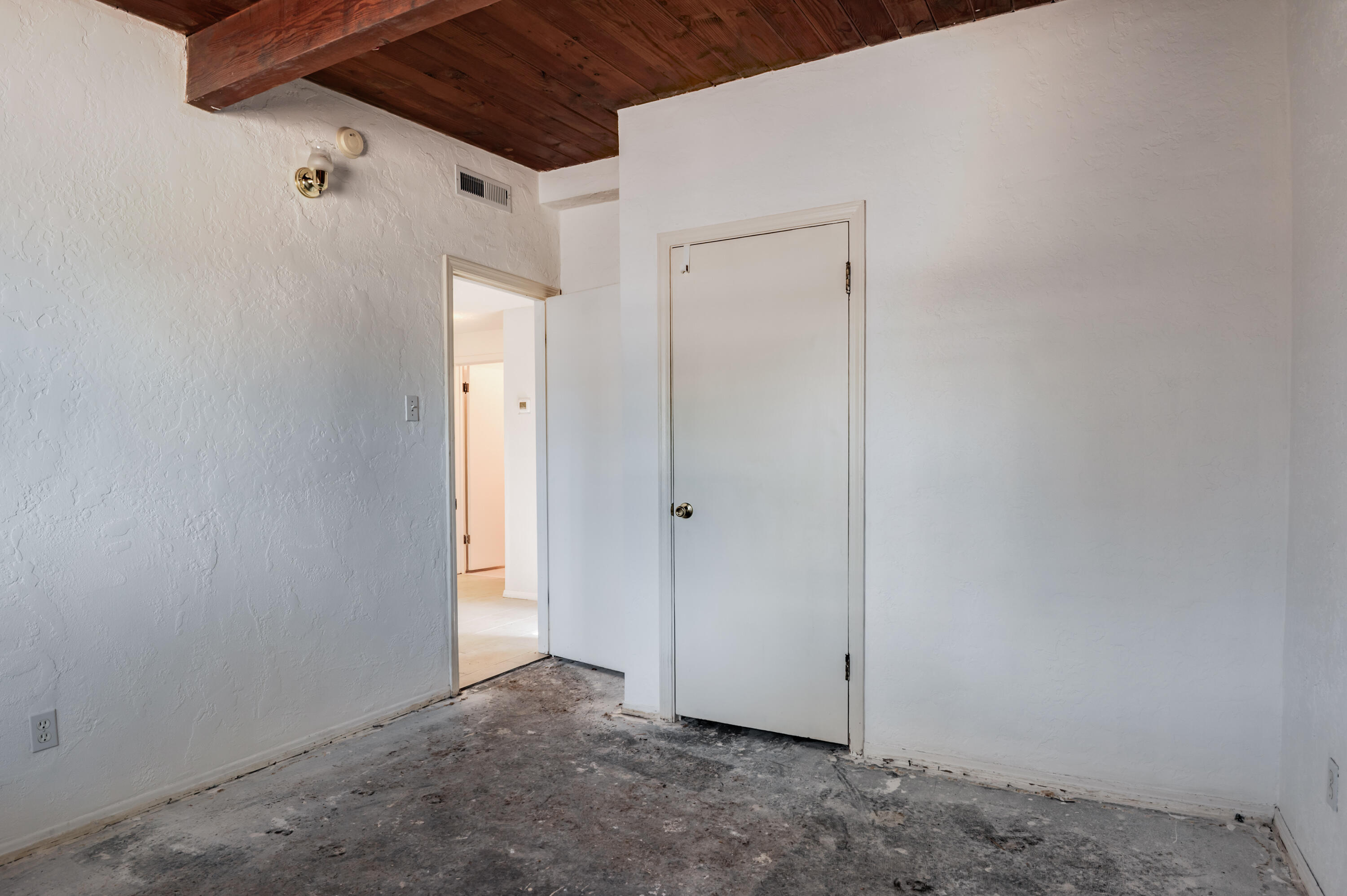 3434 MONTCLAIRE Drive NE