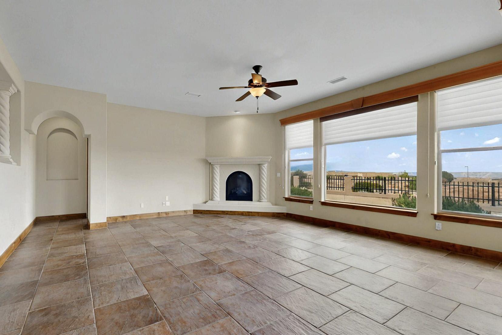 2413 DESERT VIEW Road NE