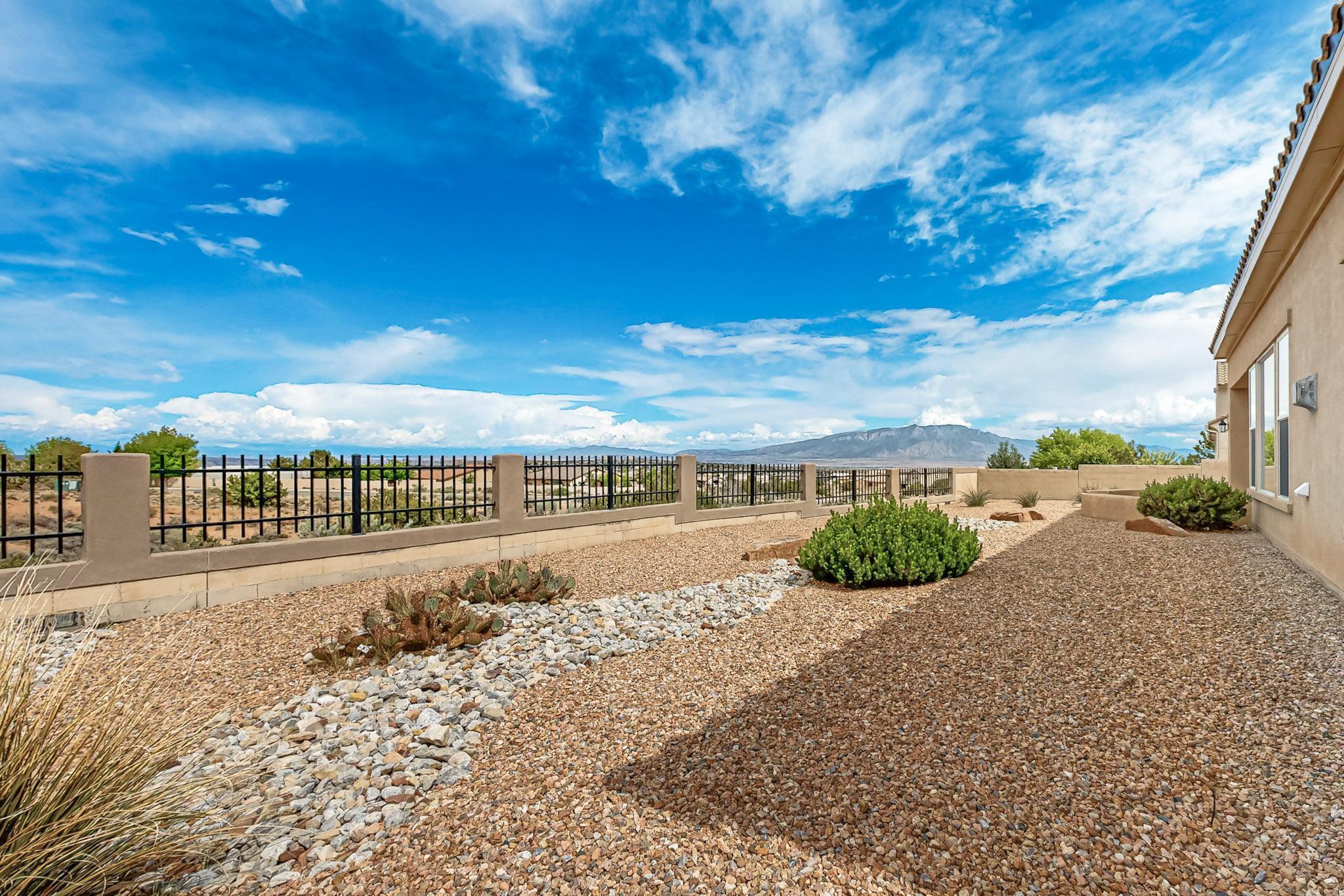 2413 DESERT VIEW Road NE