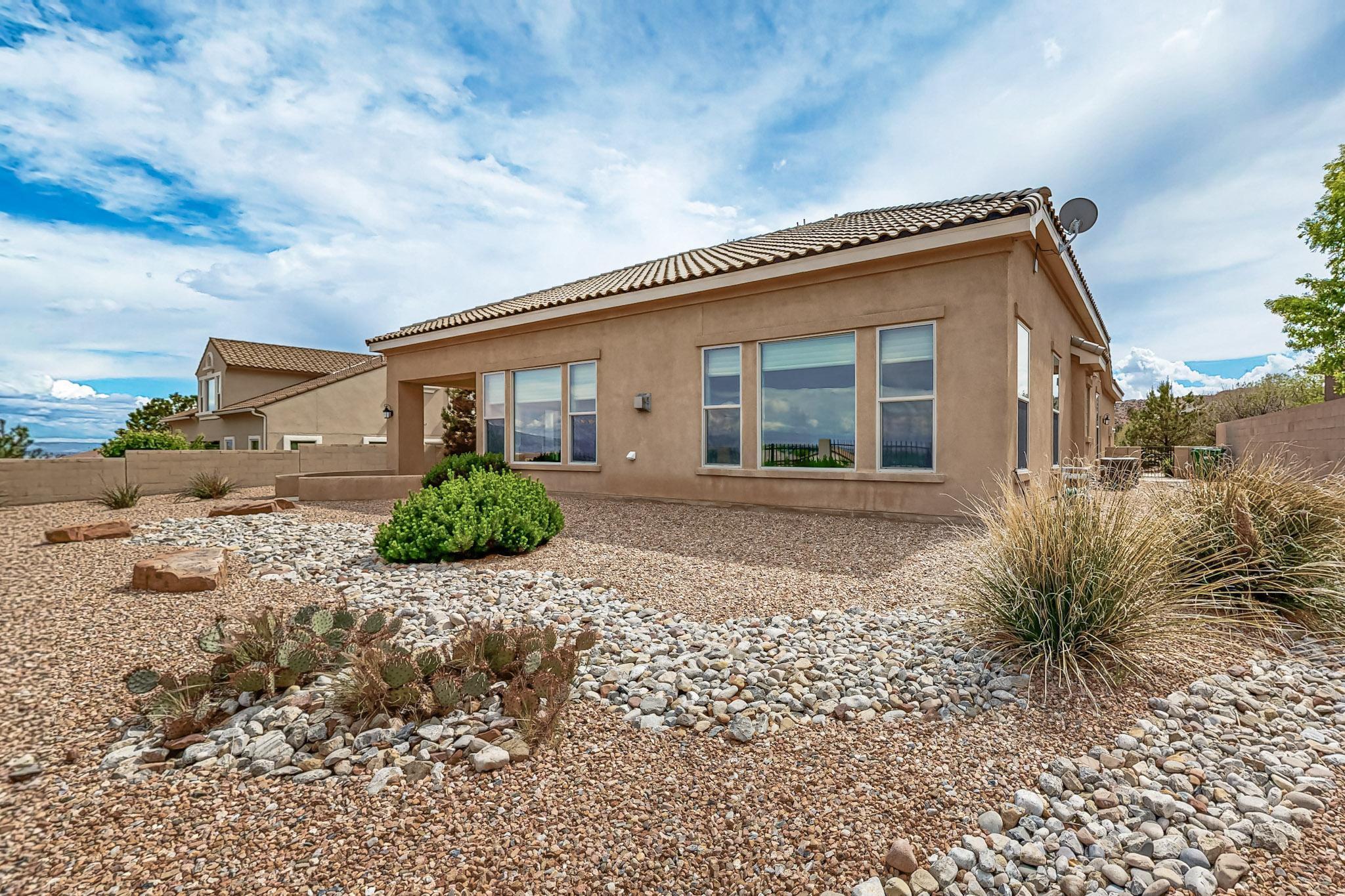 2413 DESERT VIEW Road NE