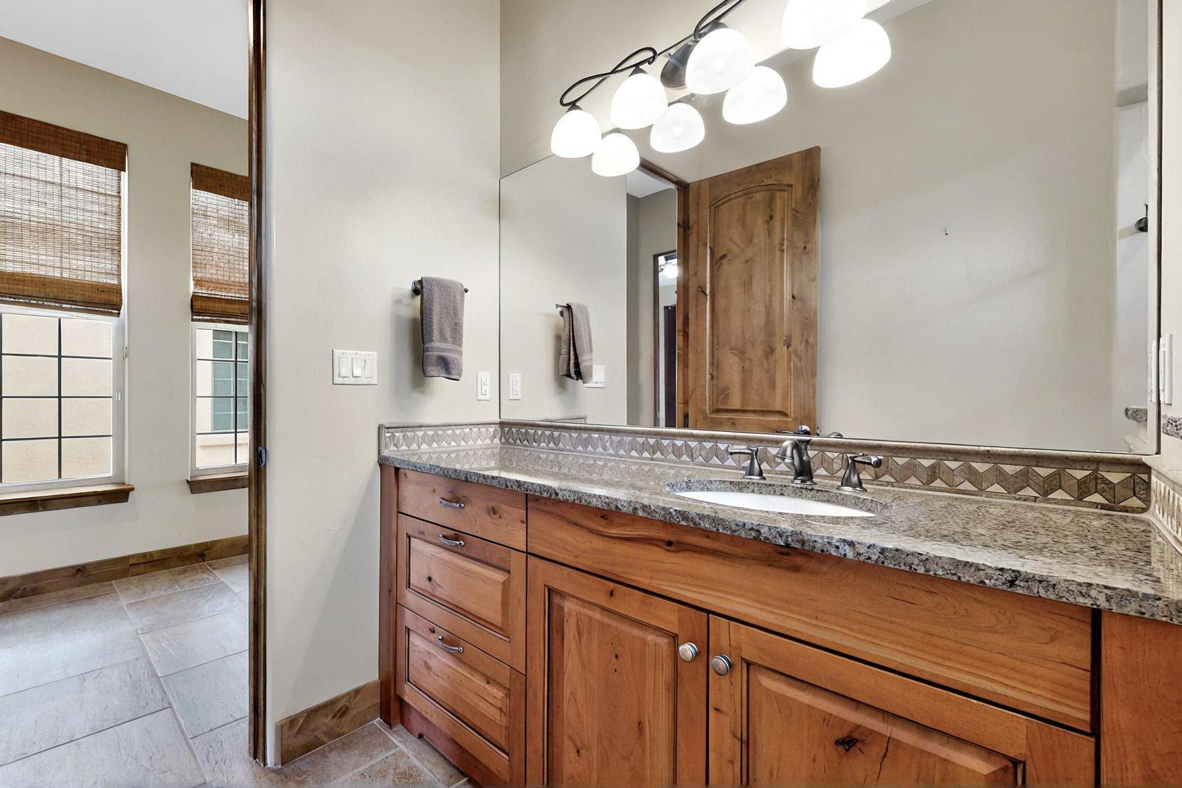 2413 DESERT VIEW Road NE