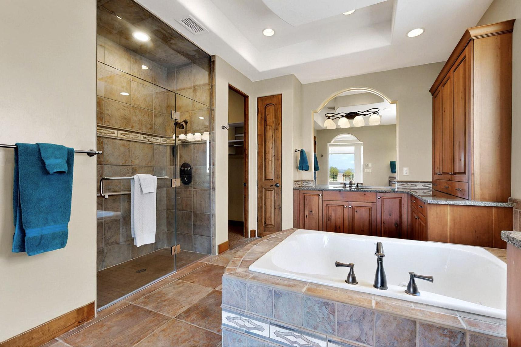 2413 DESERT VIEW Road NE