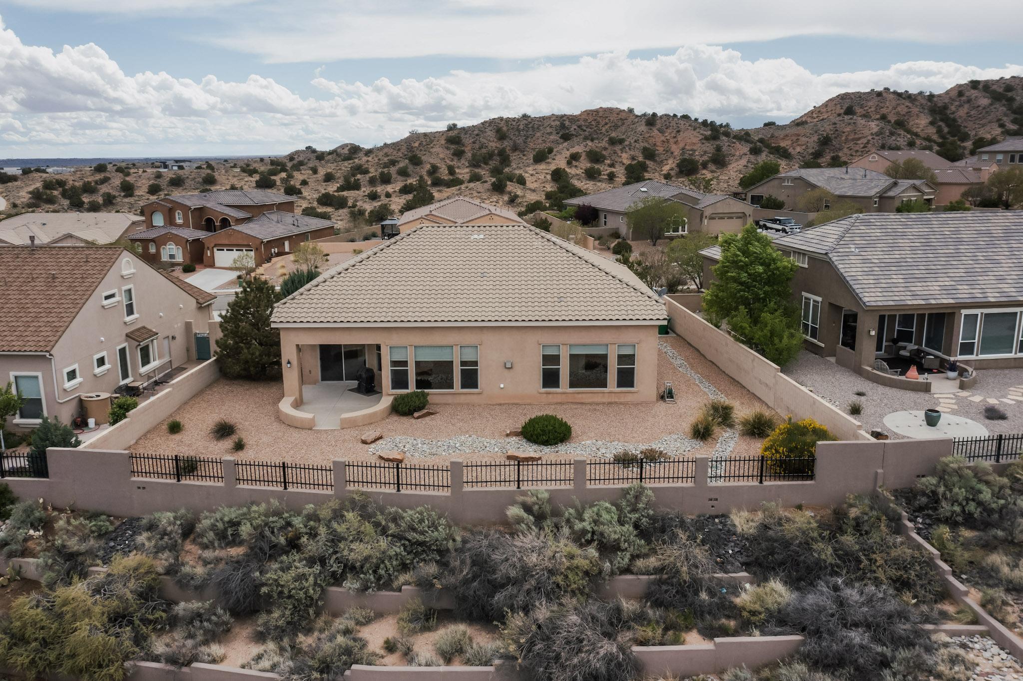 2413 DESERT VIEW Road NE