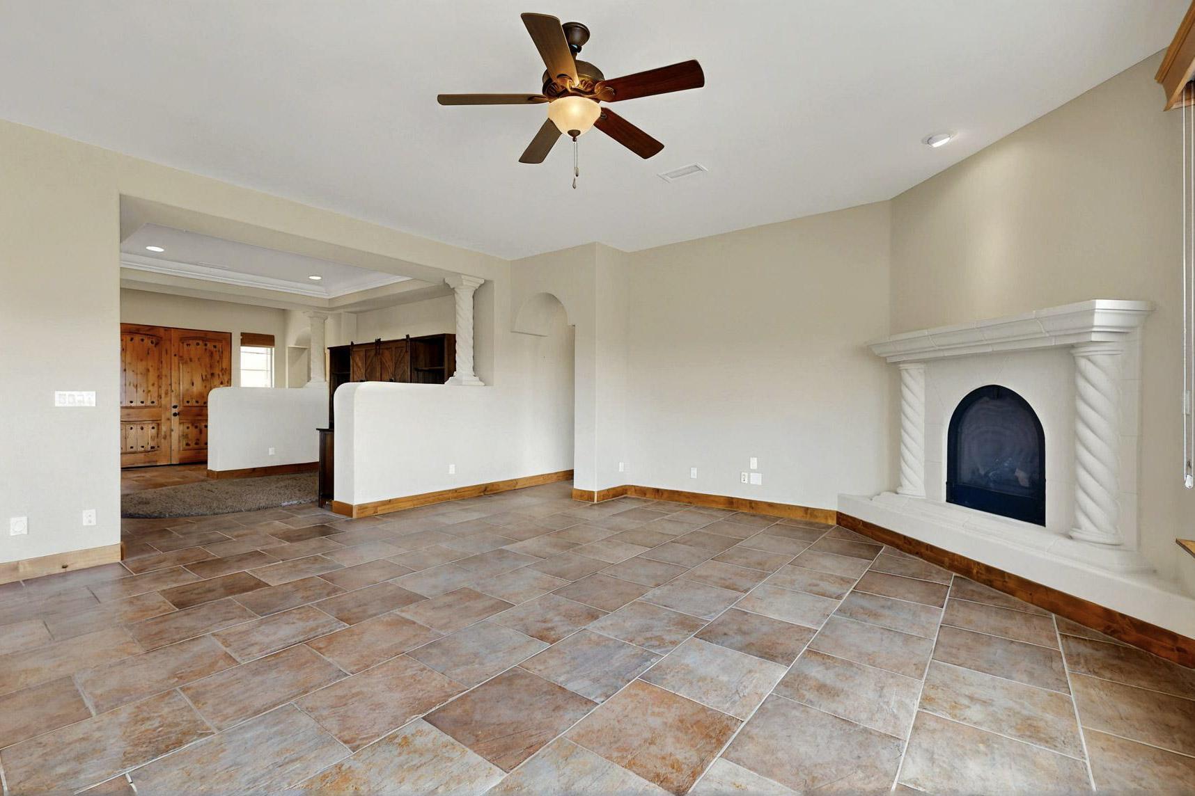 2413 DESERT VIEW Road NE