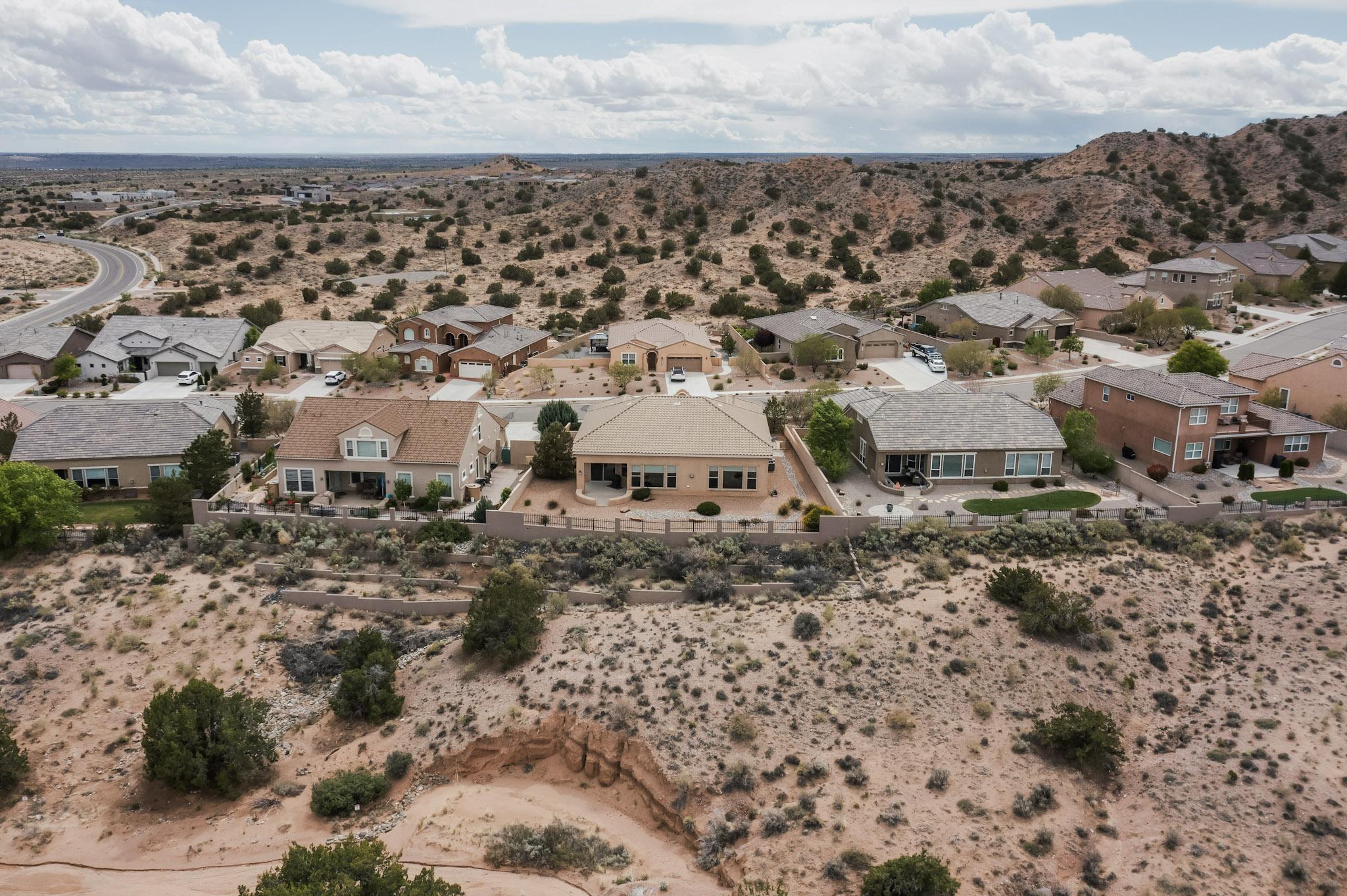 2413 DESERT VIEW Road NE