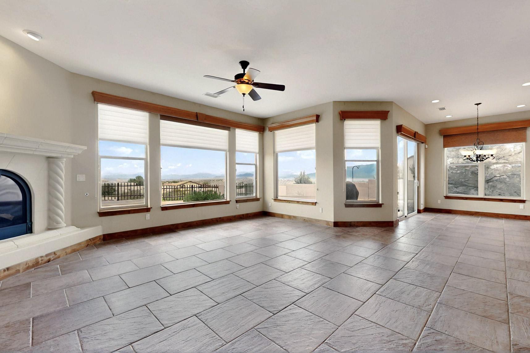 2413 DESERT VIEW Road NE