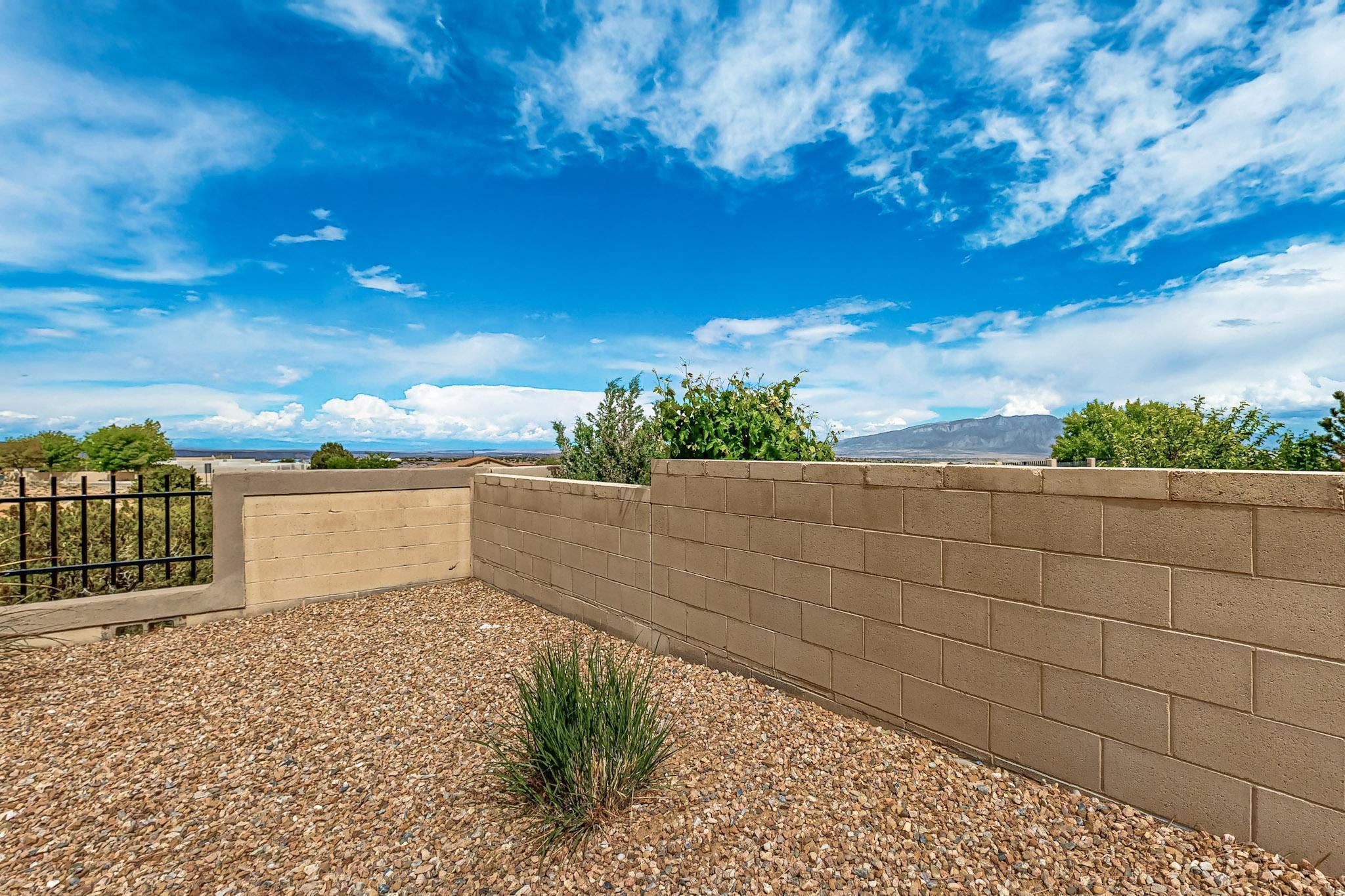 2413 DESERT VIEW Road NE