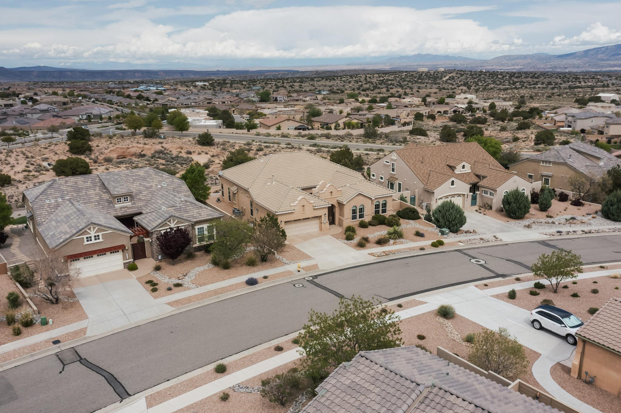 2413 DESERT VIEW Road NE