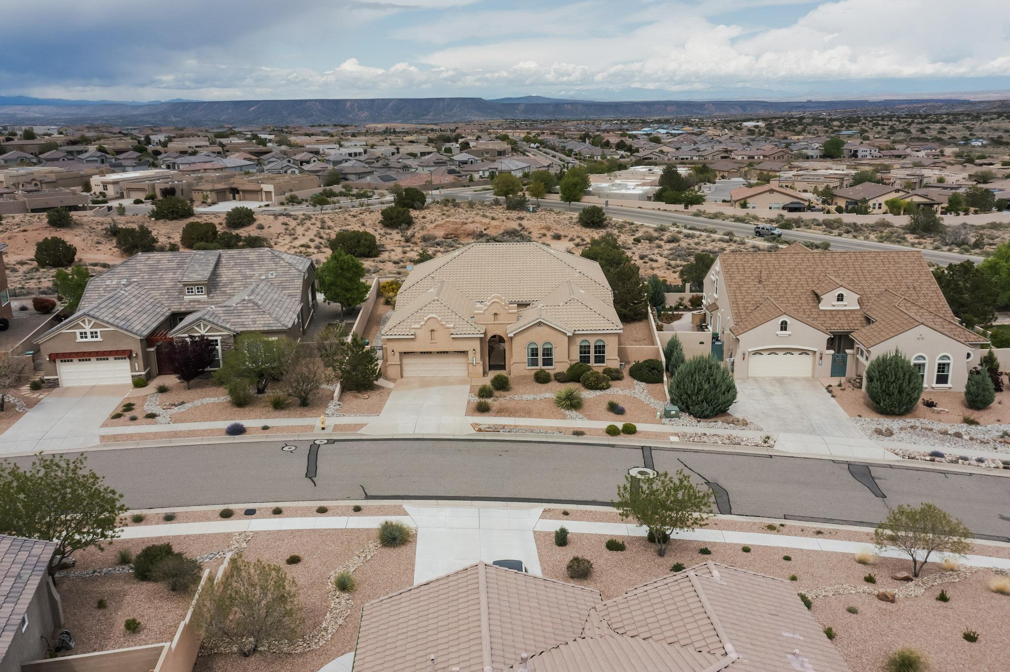 2413 DESERT VIEW Road NE