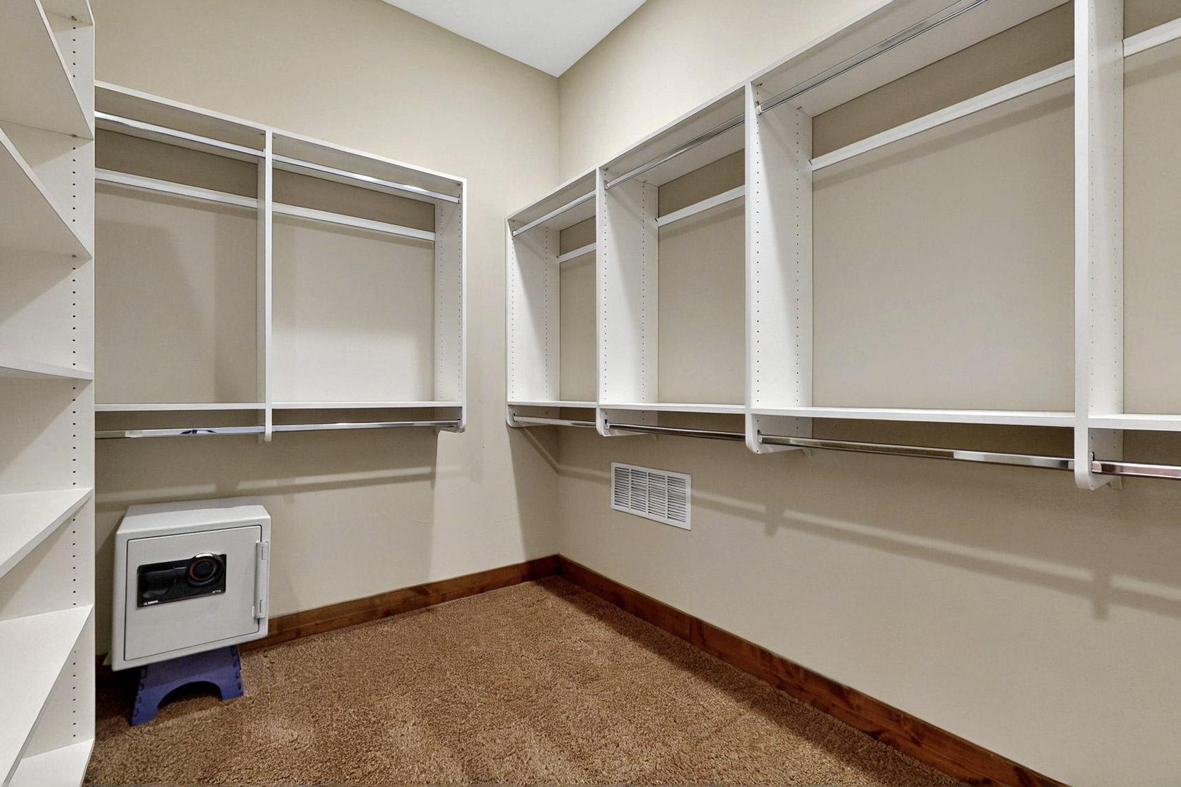 2413 DESERT VIEW Road NE