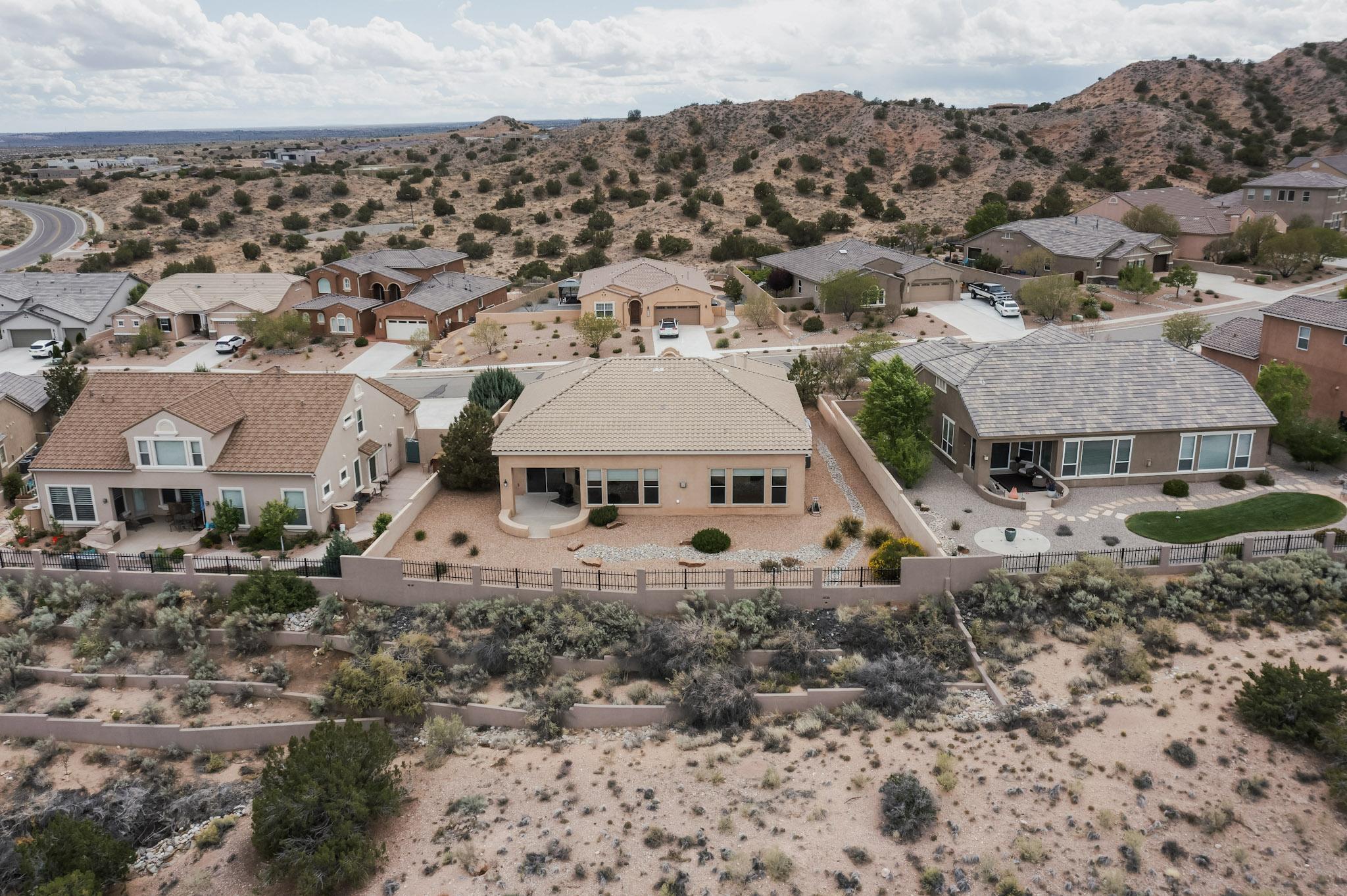 2413 DESERT VIEW Road NE