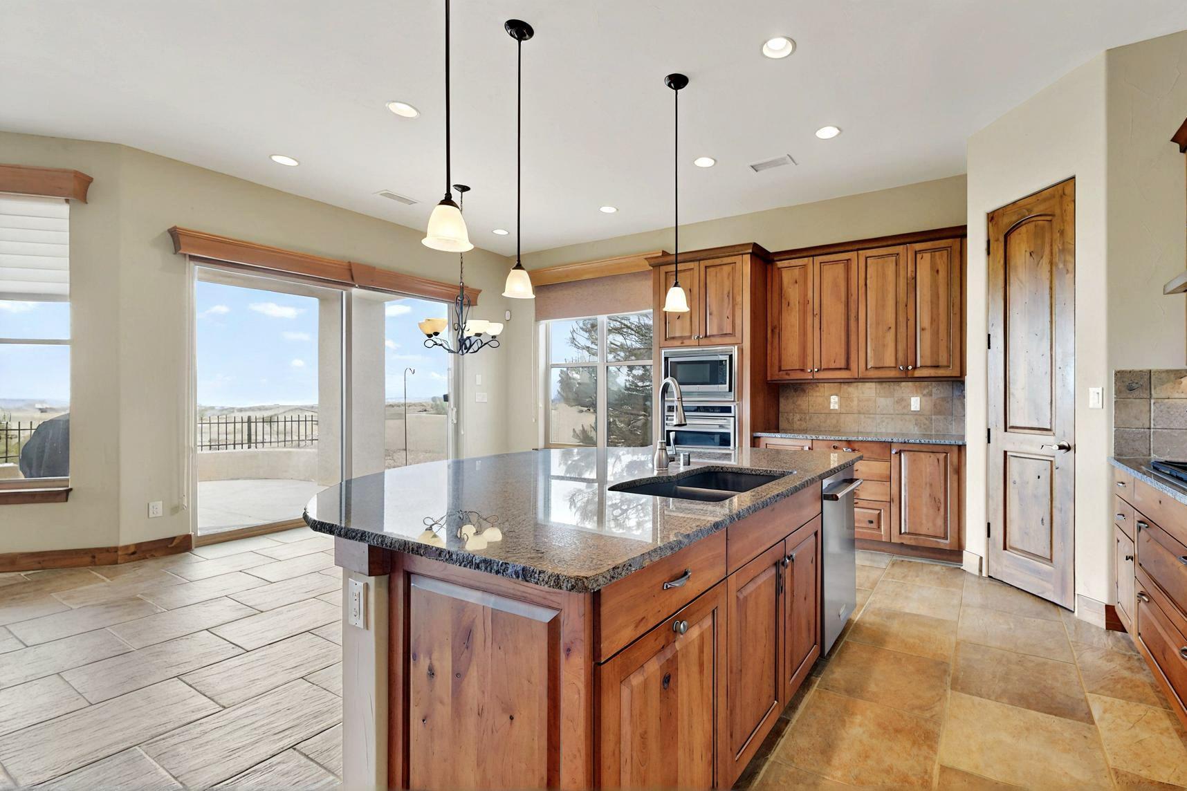 2413 DESERT VIEW Road NE