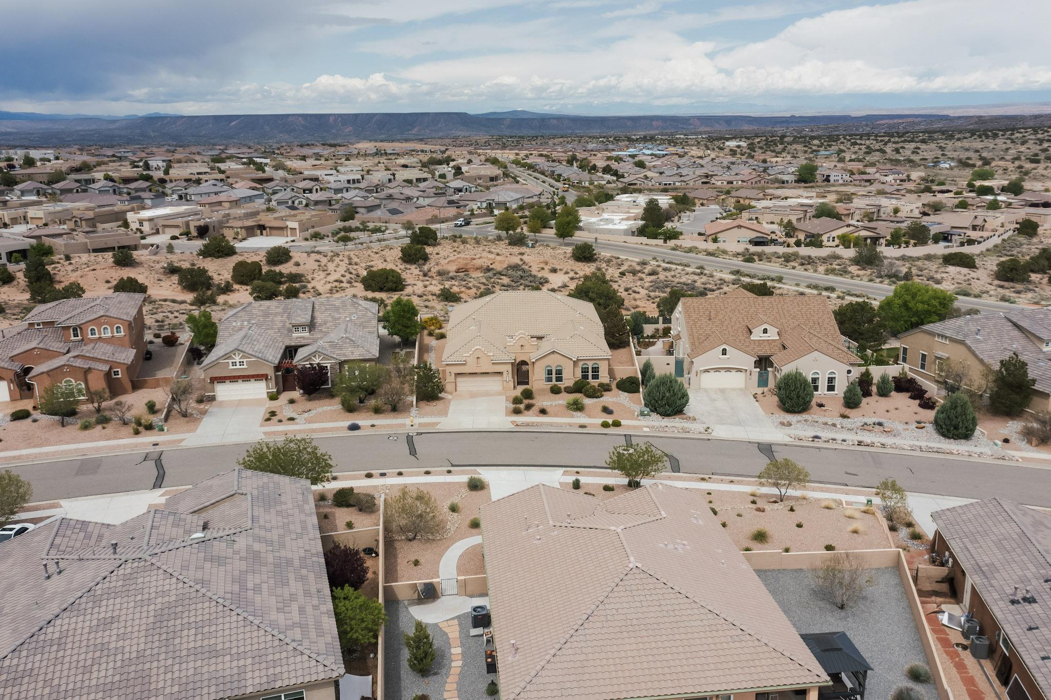 2413 DESERT VIEW Road NE