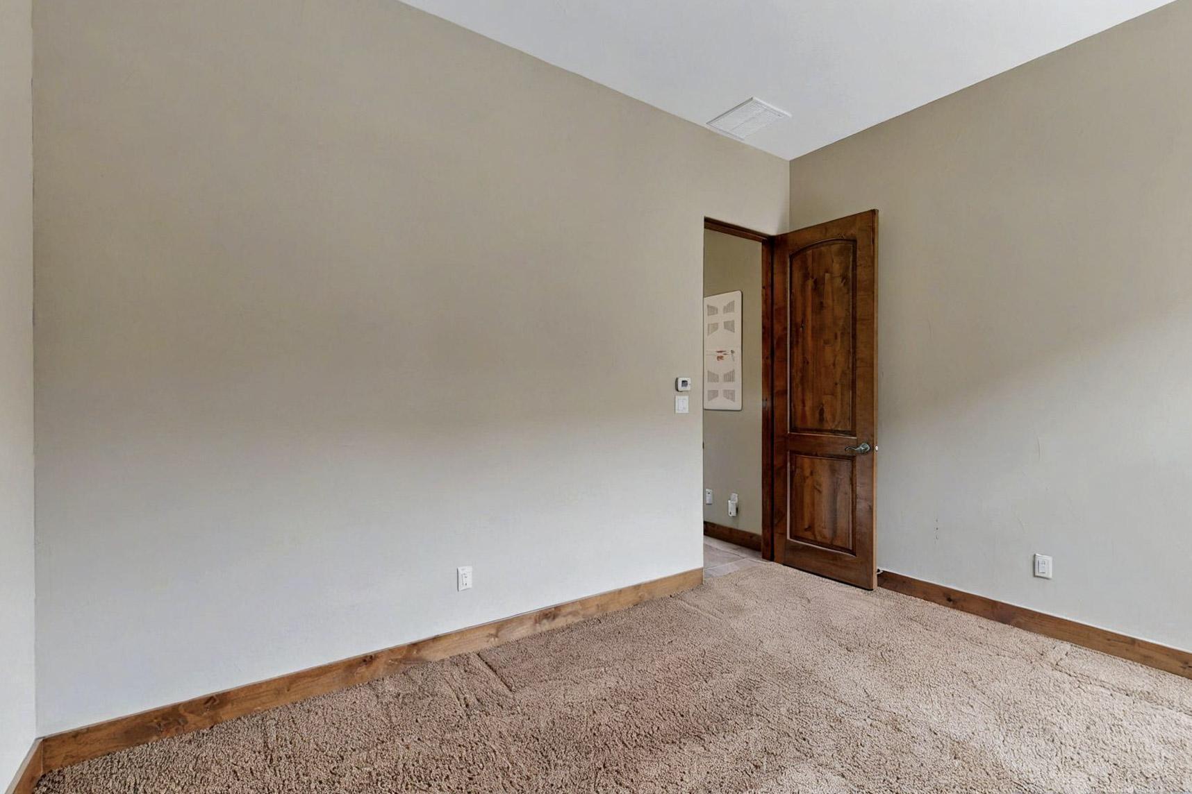 2413 DESERT VIEW Road NE