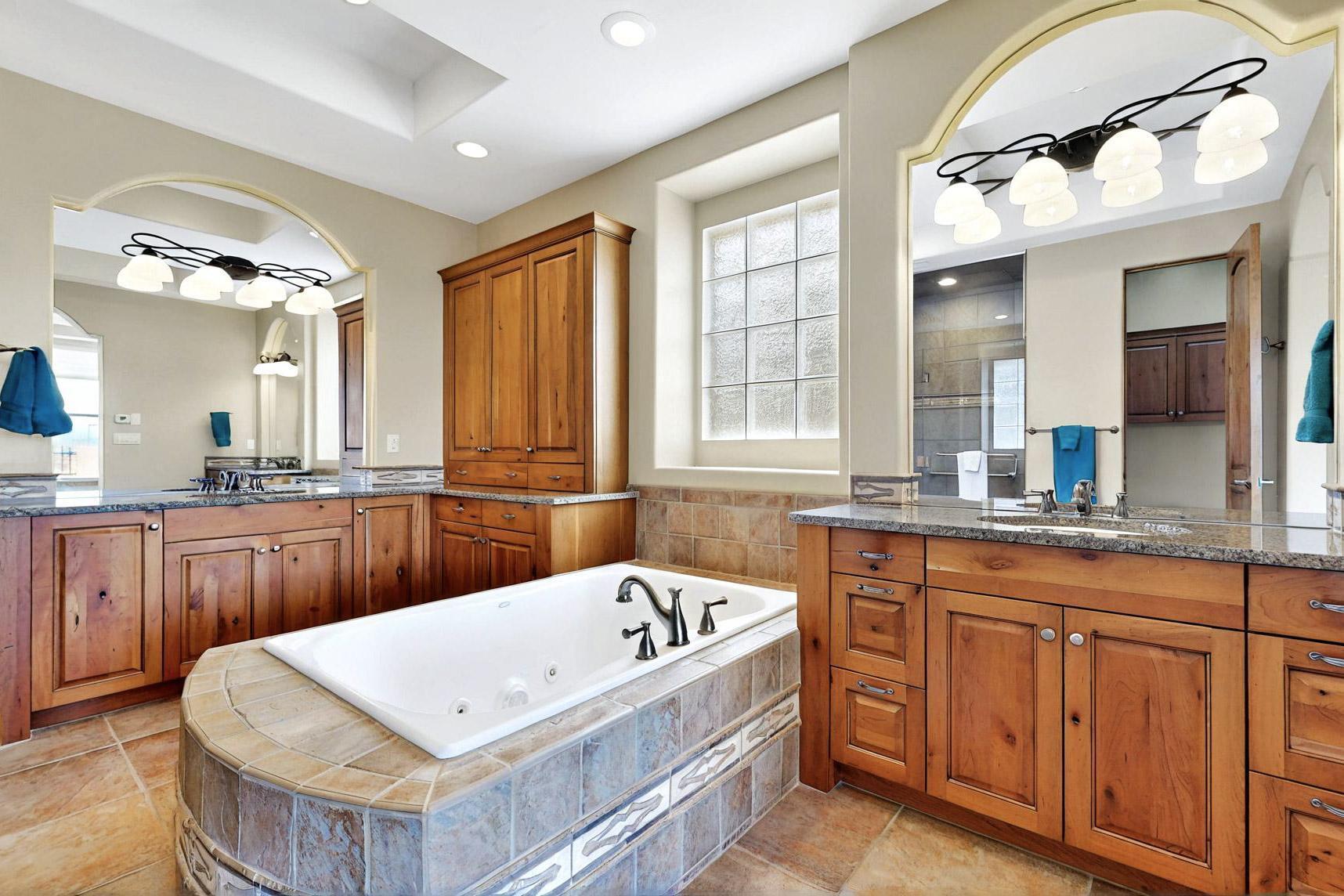 2413 DESERT VIEW Road NE