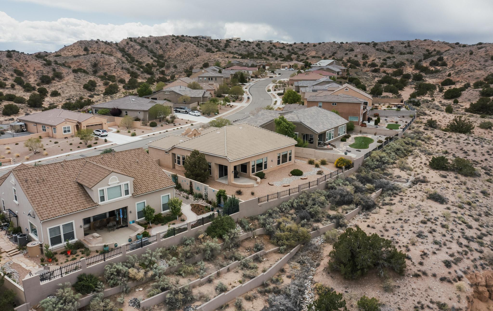 2413 DESERT VIEW Road NE