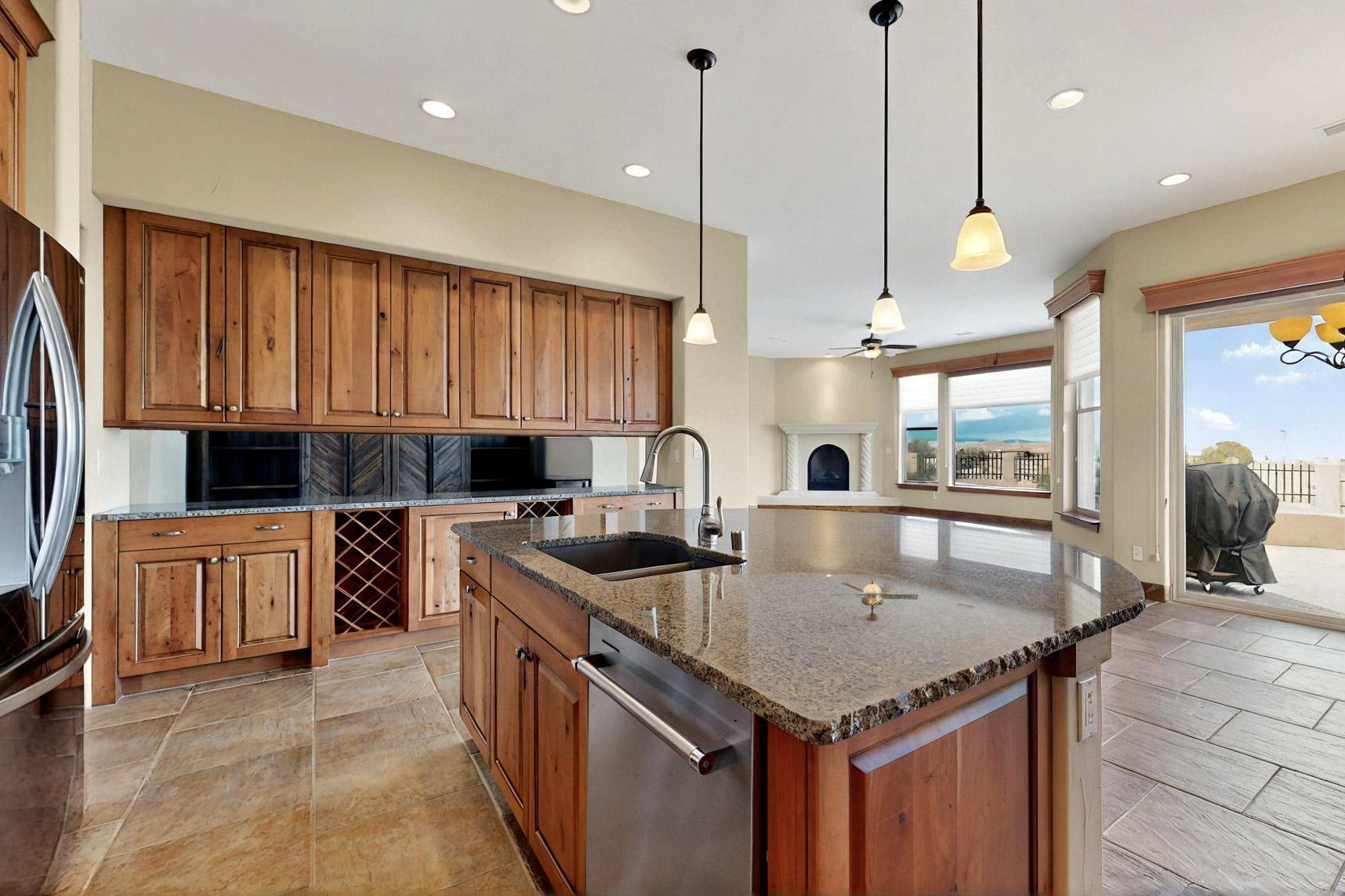 2413 DESERT VIEW Road NE