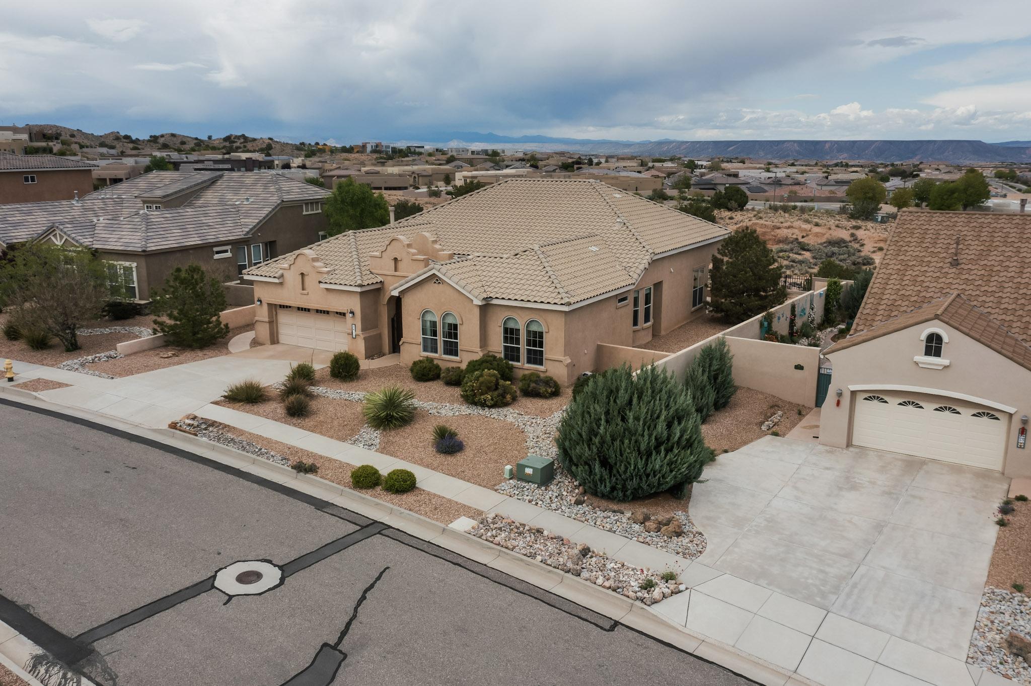 2413 DESERT VIEW Road NE