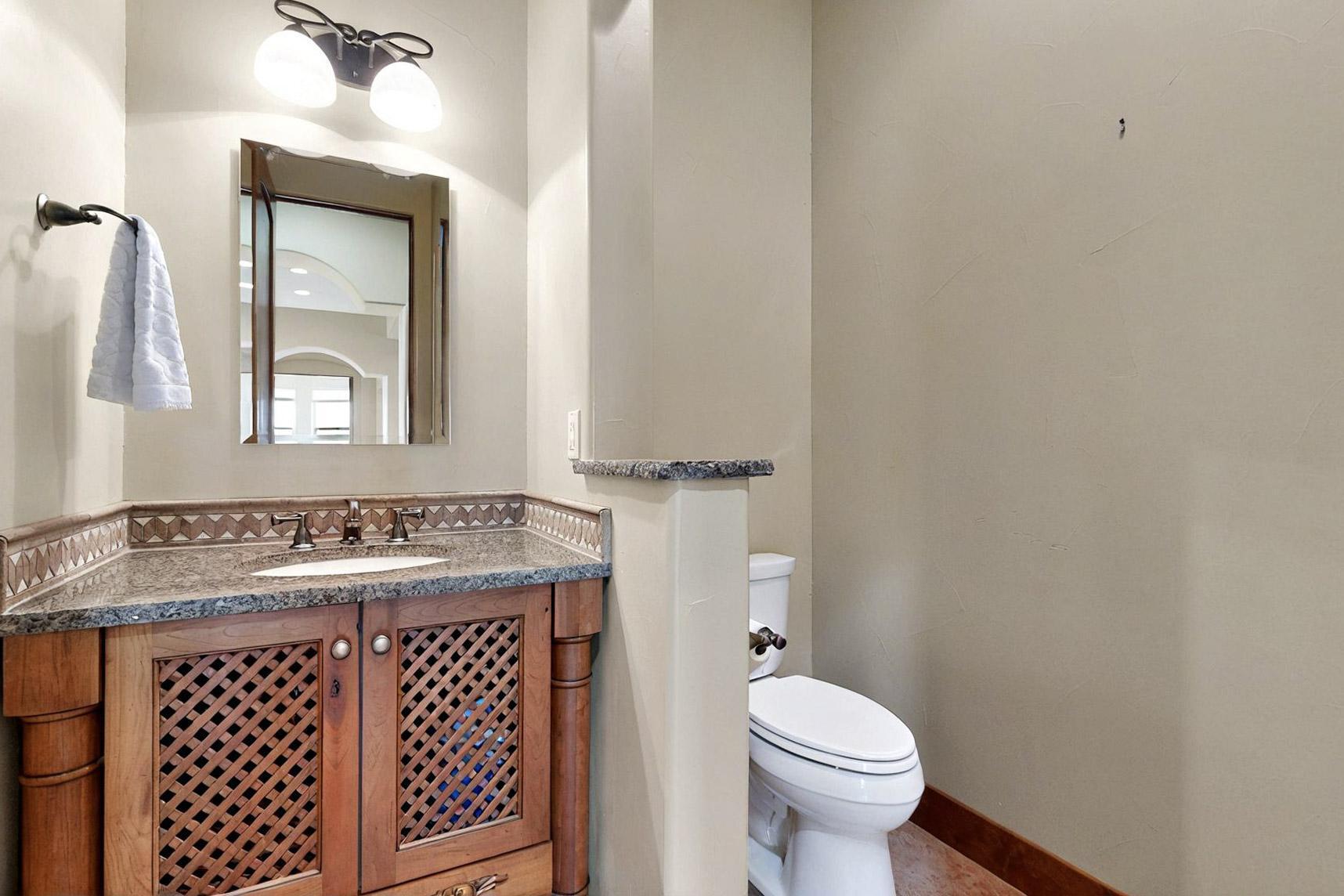 2413 DESERT VIEW Road NE