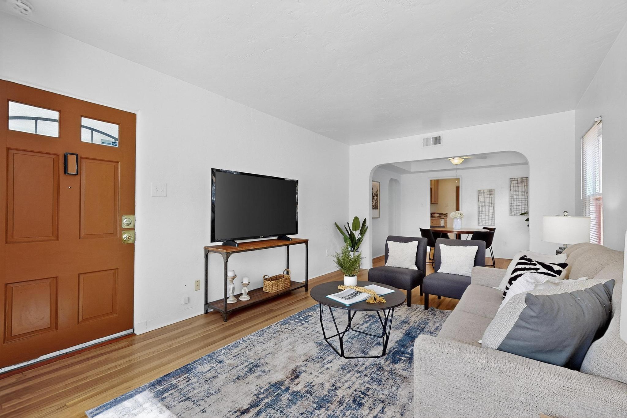 300 TULANE Drive SE