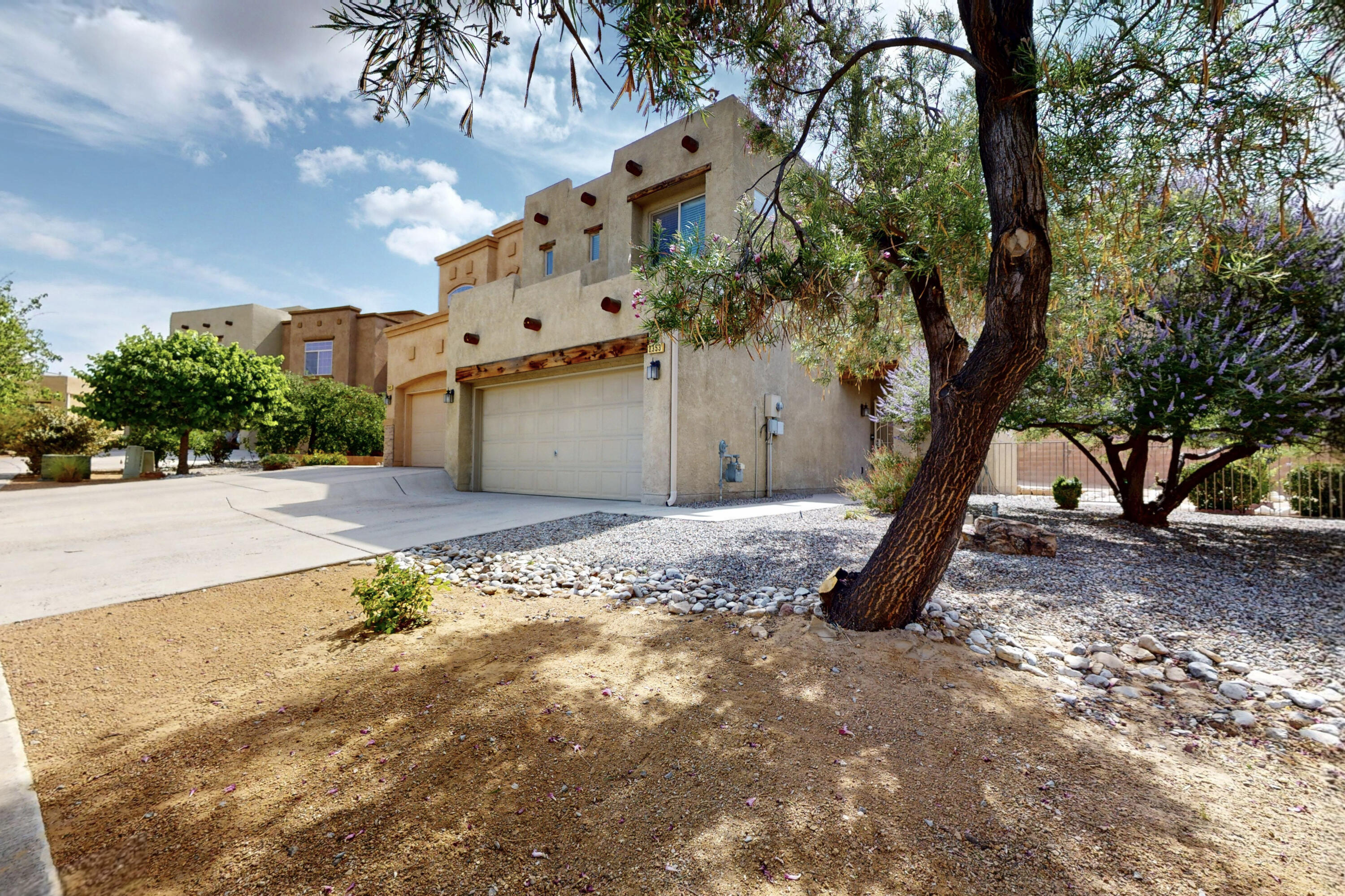 2353 CORTINA Loop SE