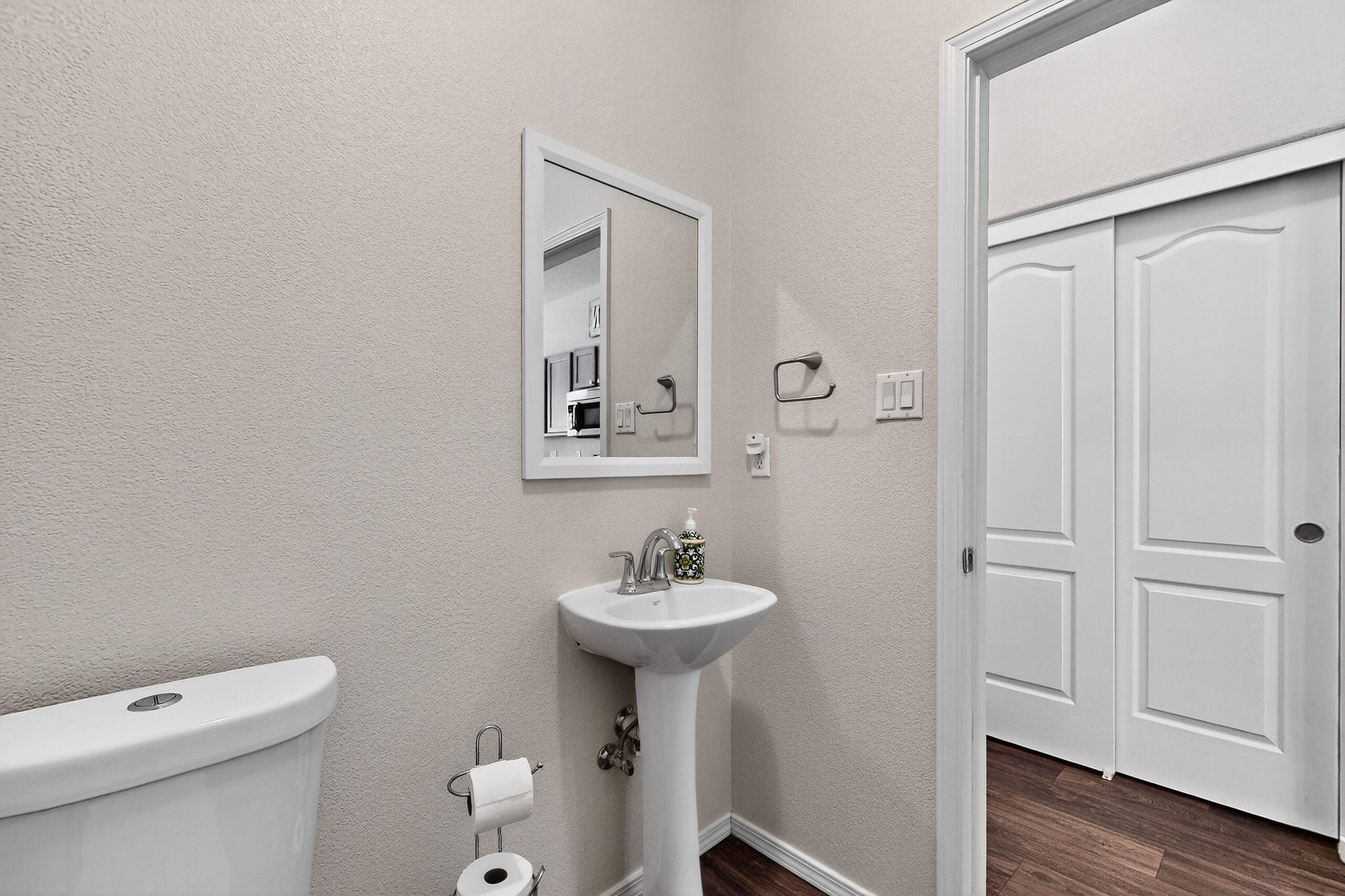 2353 CORTINA Loop SE