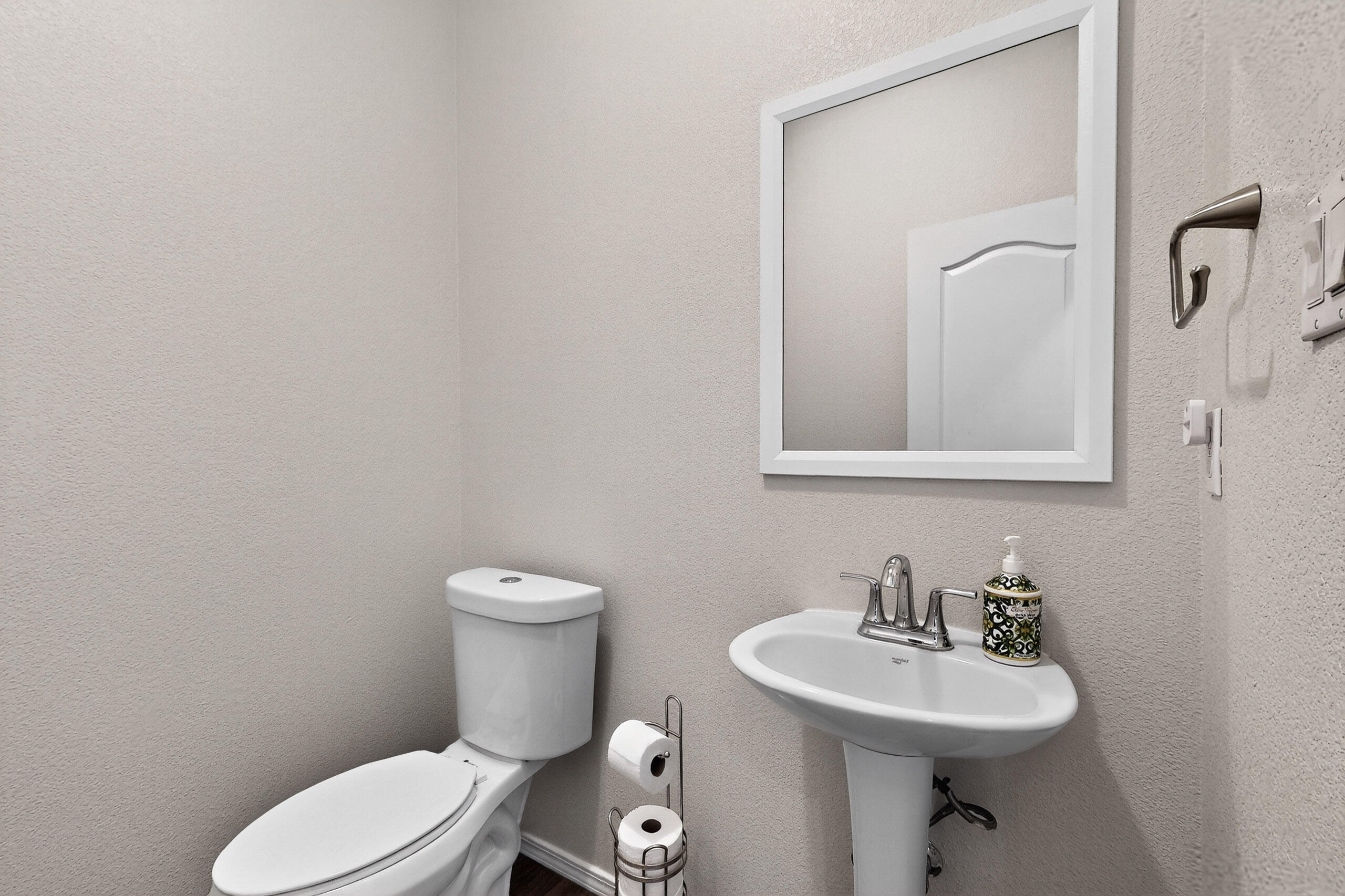 2353 CORTINA Loop SE