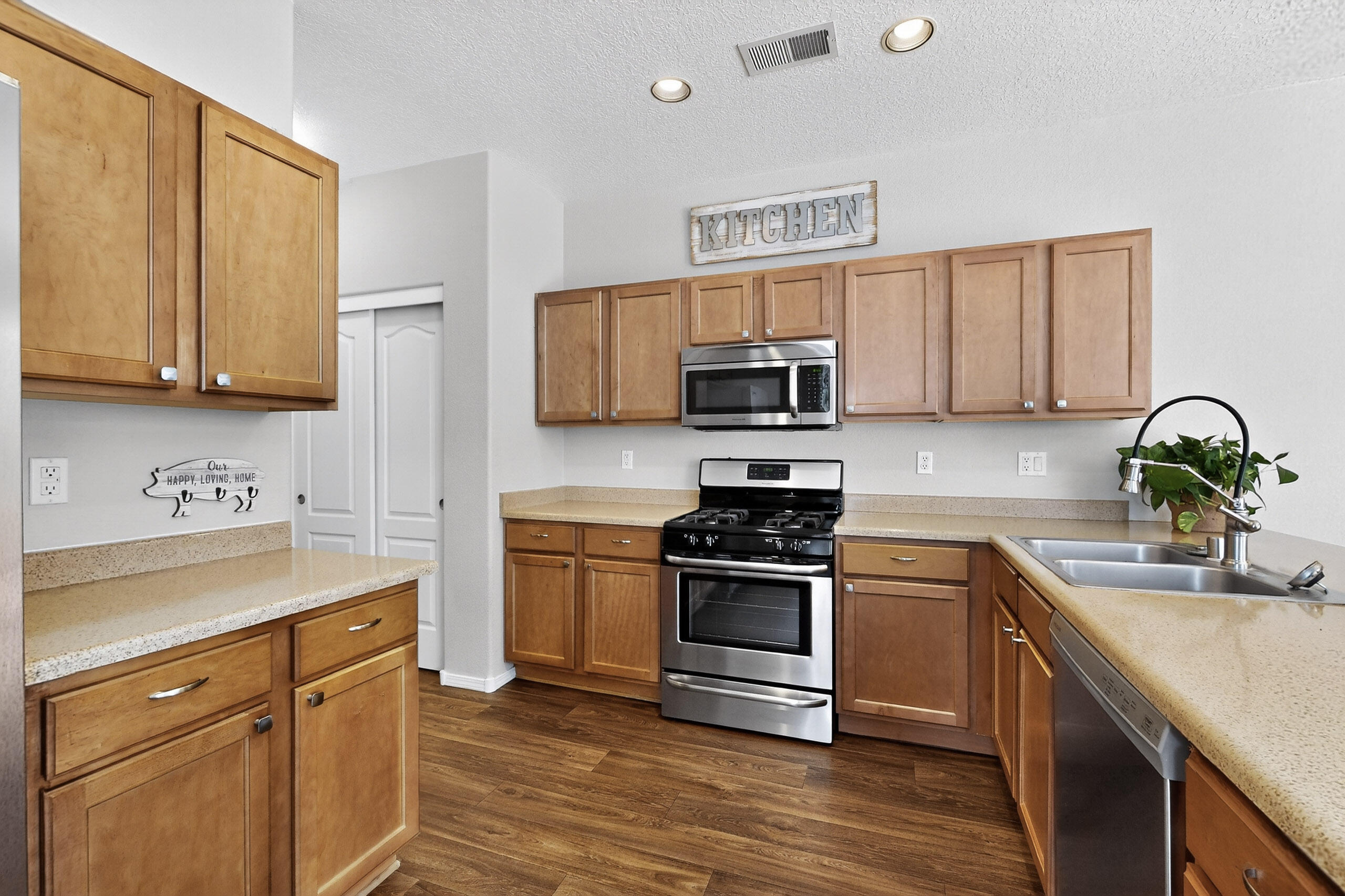 2353 CORTINA Loop SE