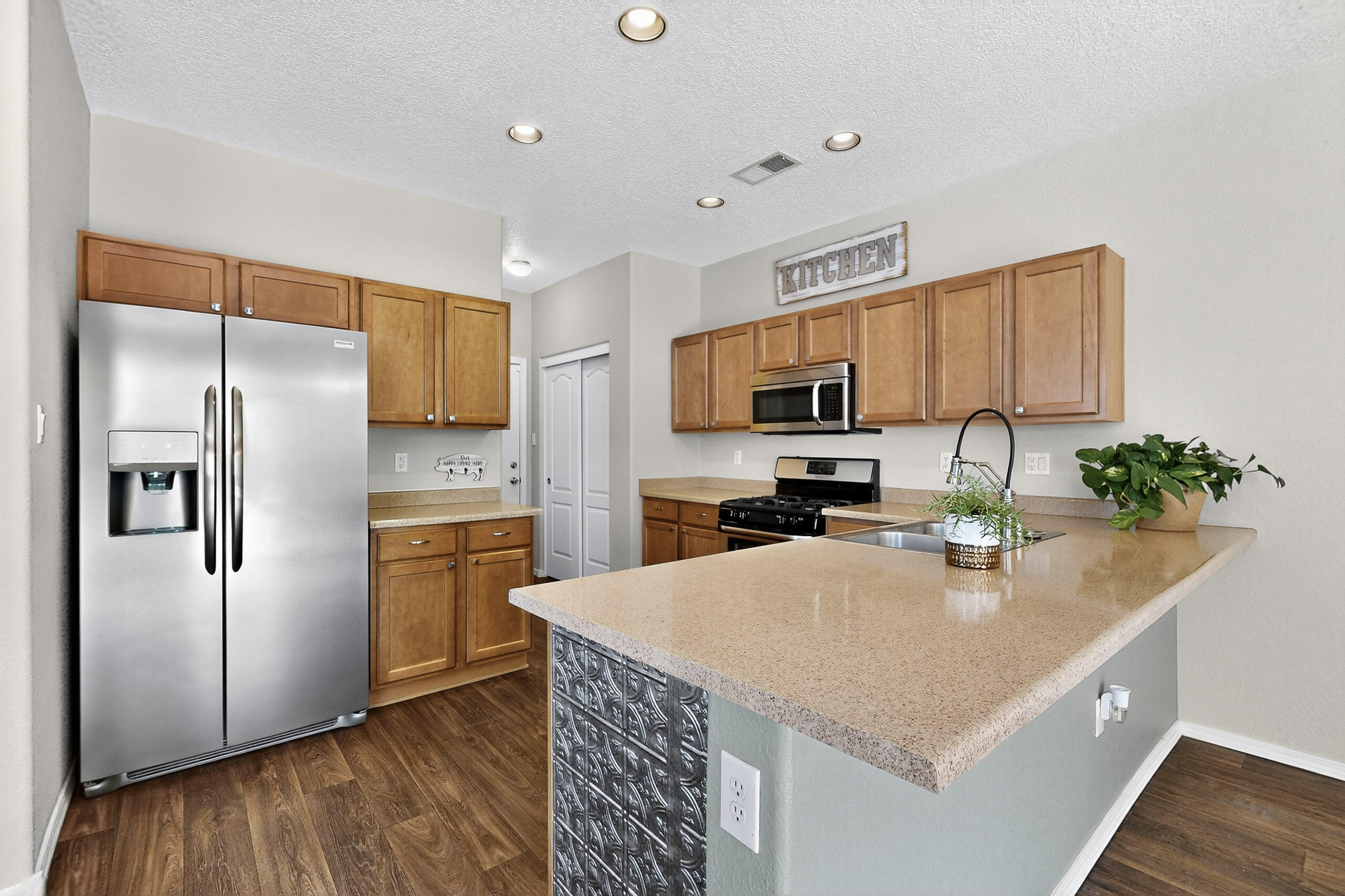 2353 CORTINA Loop SE