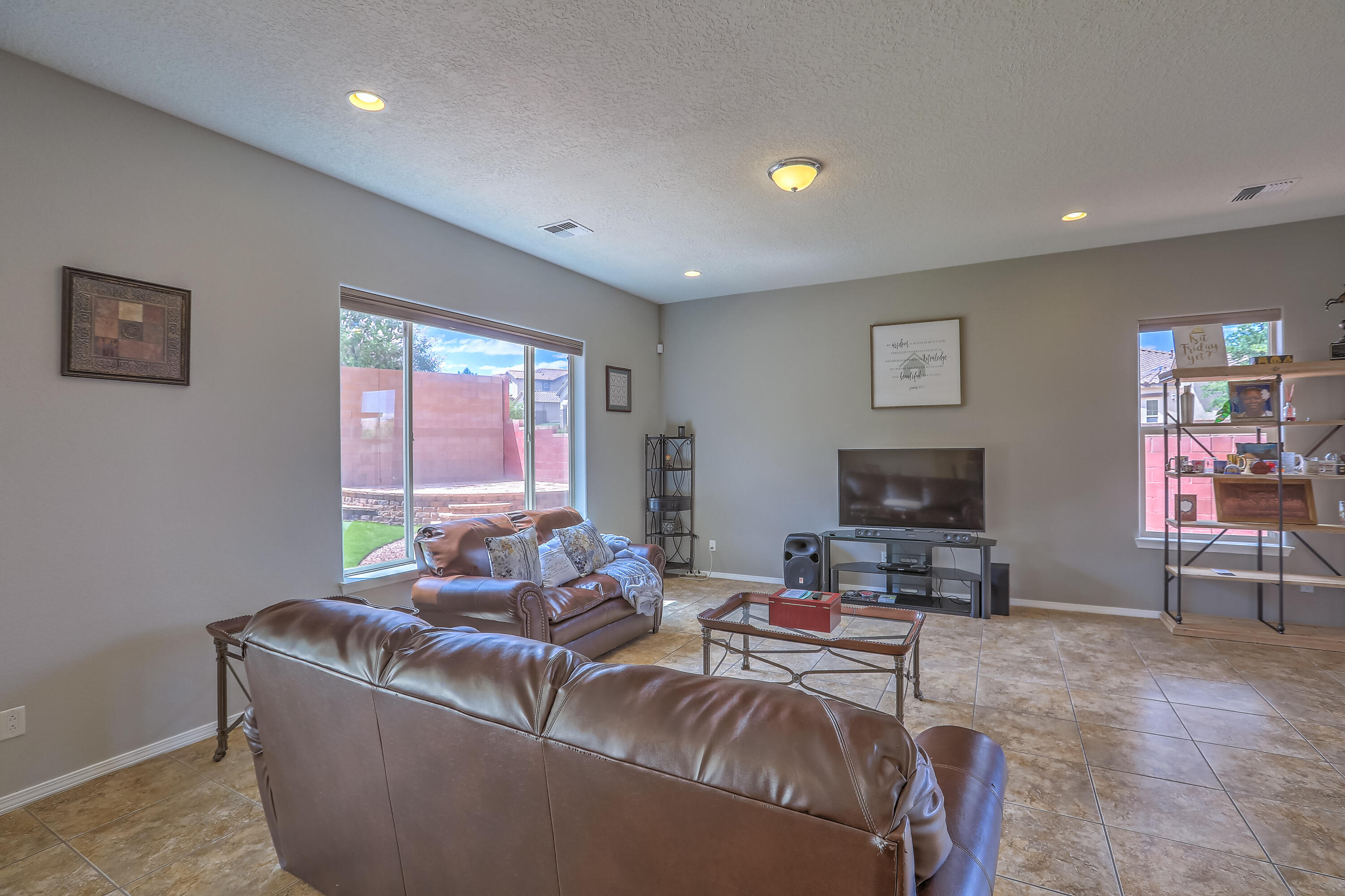 45 VISTA HERMOSA Place NE