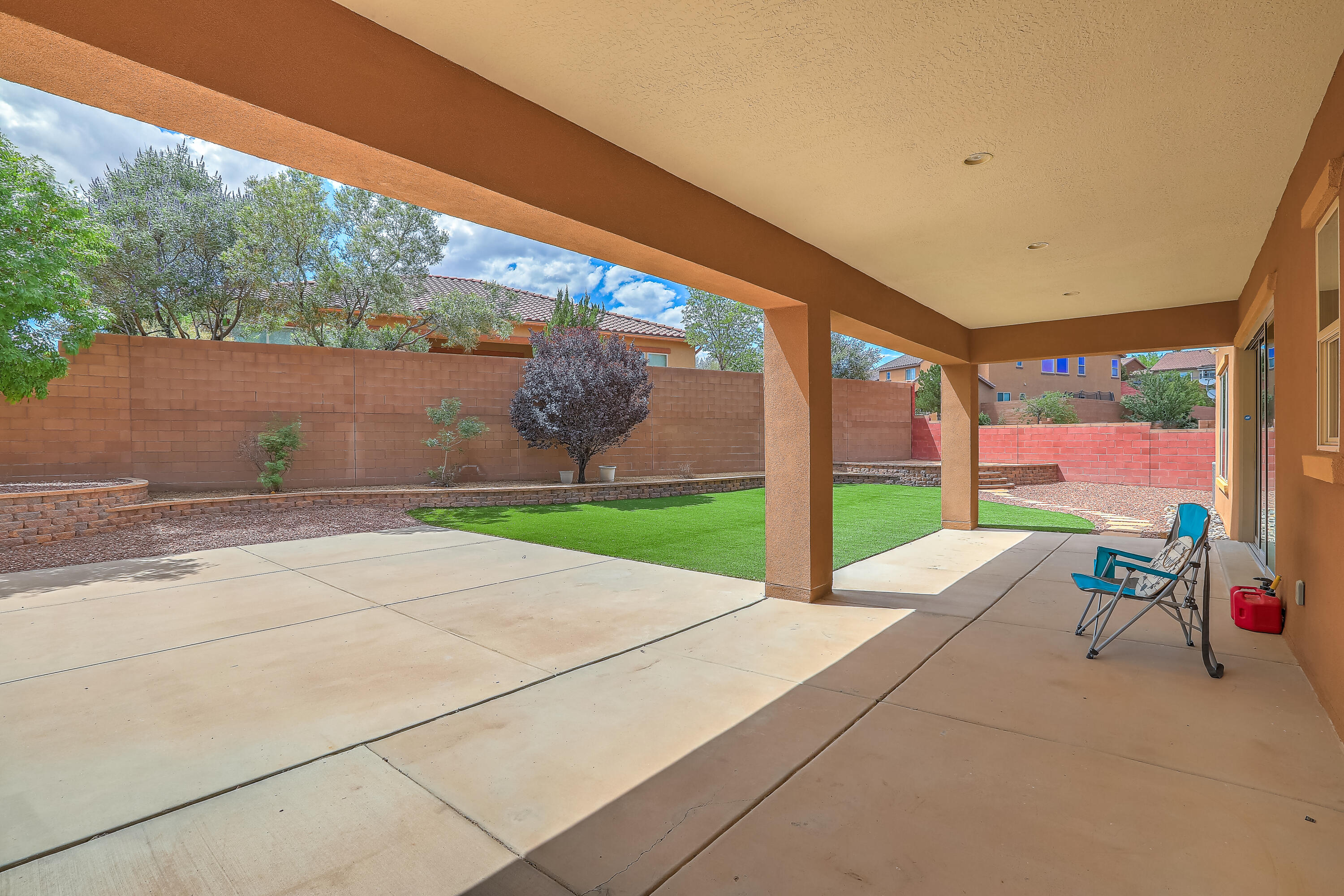45 VISTA HERMOSA Place NE
