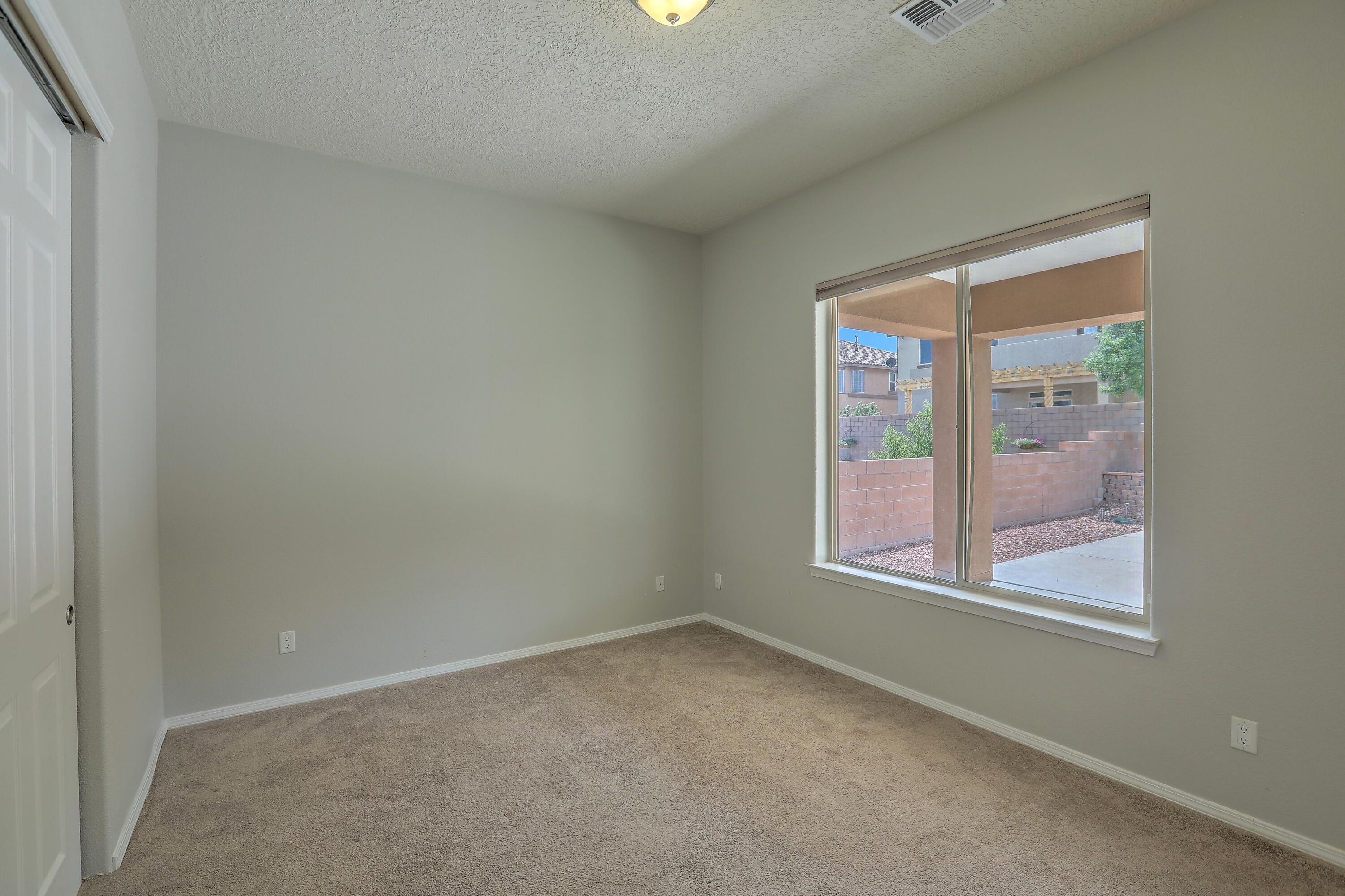 45 VISTA HERMOSA Place NE